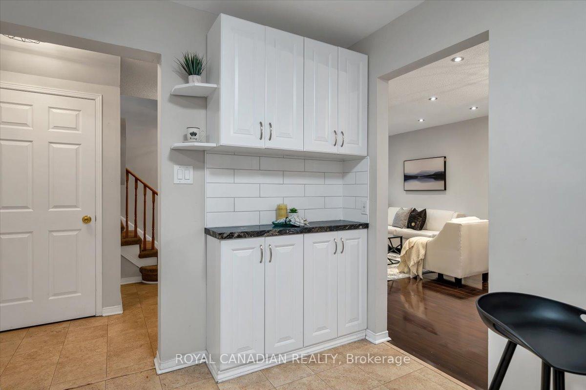 Photo 34 of 1 Barwick Court E, Whitby, Downtown Whitby — HOMEH