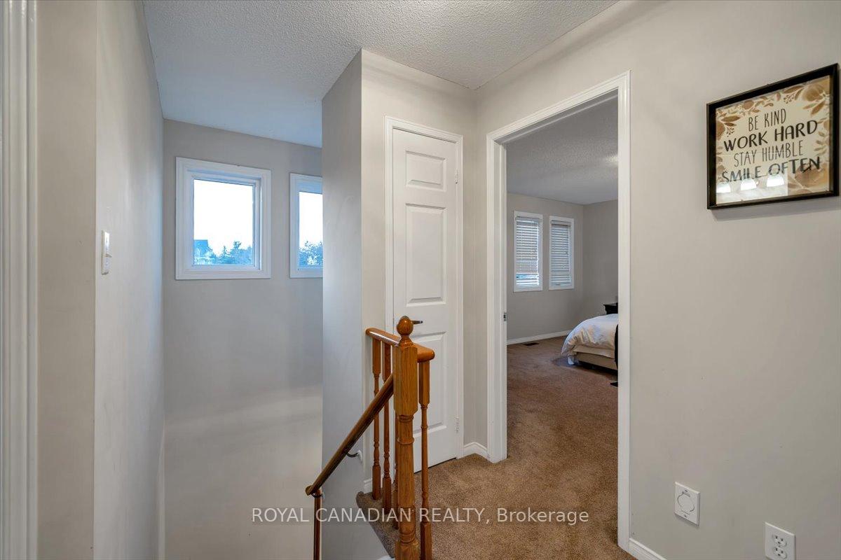 Photo 42 of 1 Barwick Court E, Whitby, Downtown Whitby — HOMEH