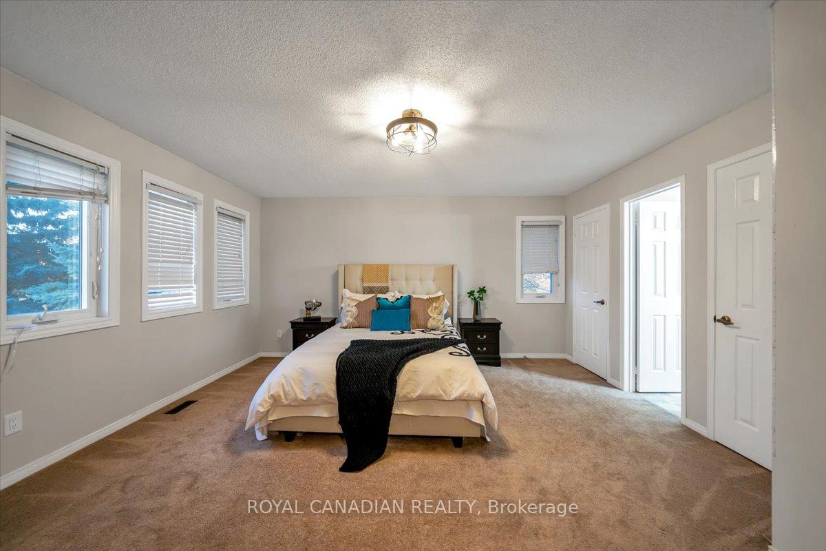 Photo 43 of 1 Barwick Court E, Whitby, Downtown Whitby — HOMEH