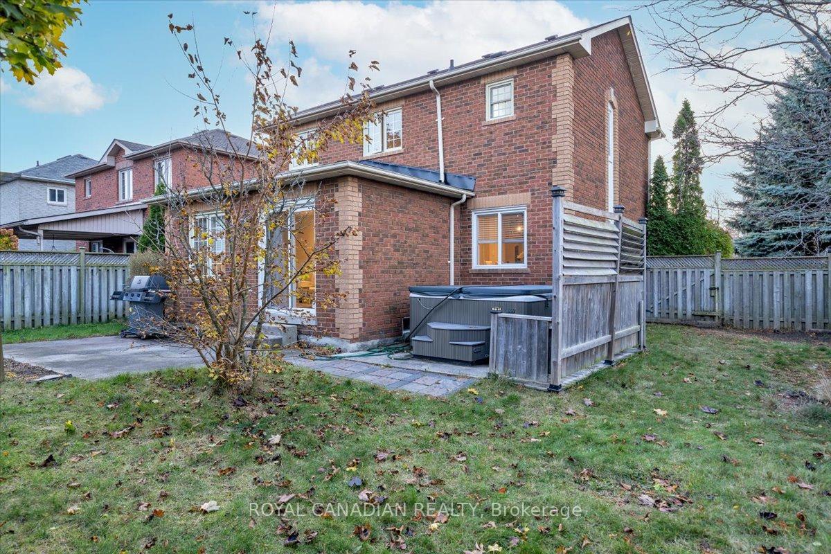 Photo 55 of 1 Barwick Court E, Whitby, Downtown Whitby — HOMEH