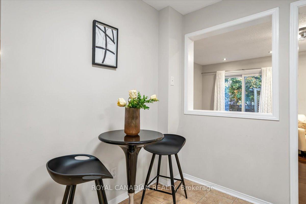 Photo 14 of 1 Barwick Court E, Whitby, Downtown Whitby — HOMEH