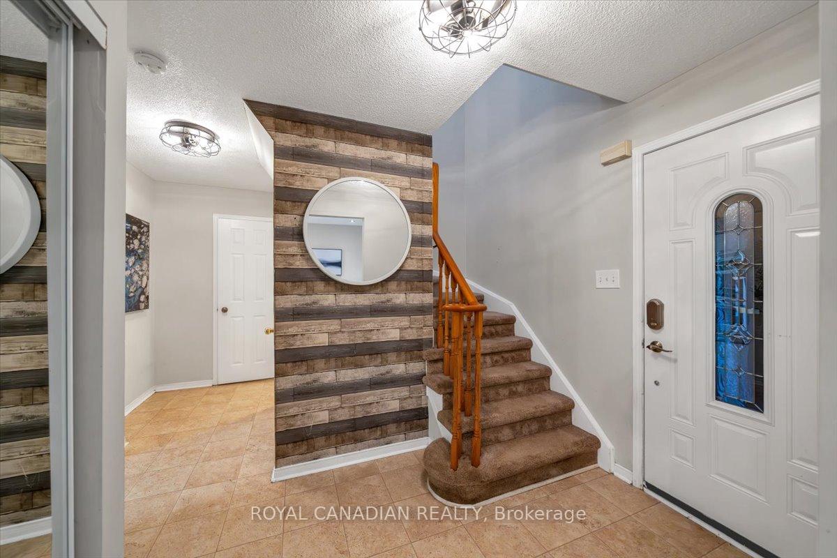Photo 58 of 1 Barwick Court E, Whitby, Downtown Whitby — HOMEH