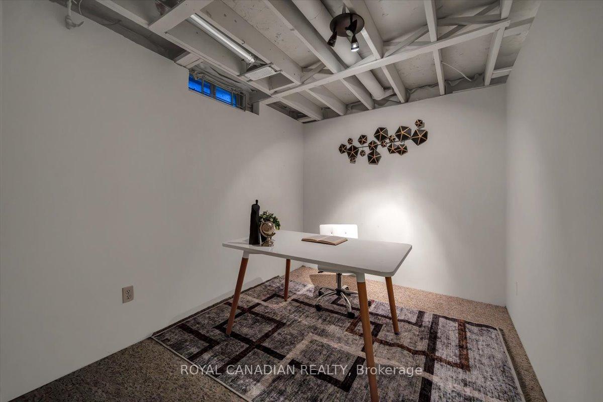 Photo 71 of 1 Barwick Court E, Whitby, Downtown Whitby — HOMEH
