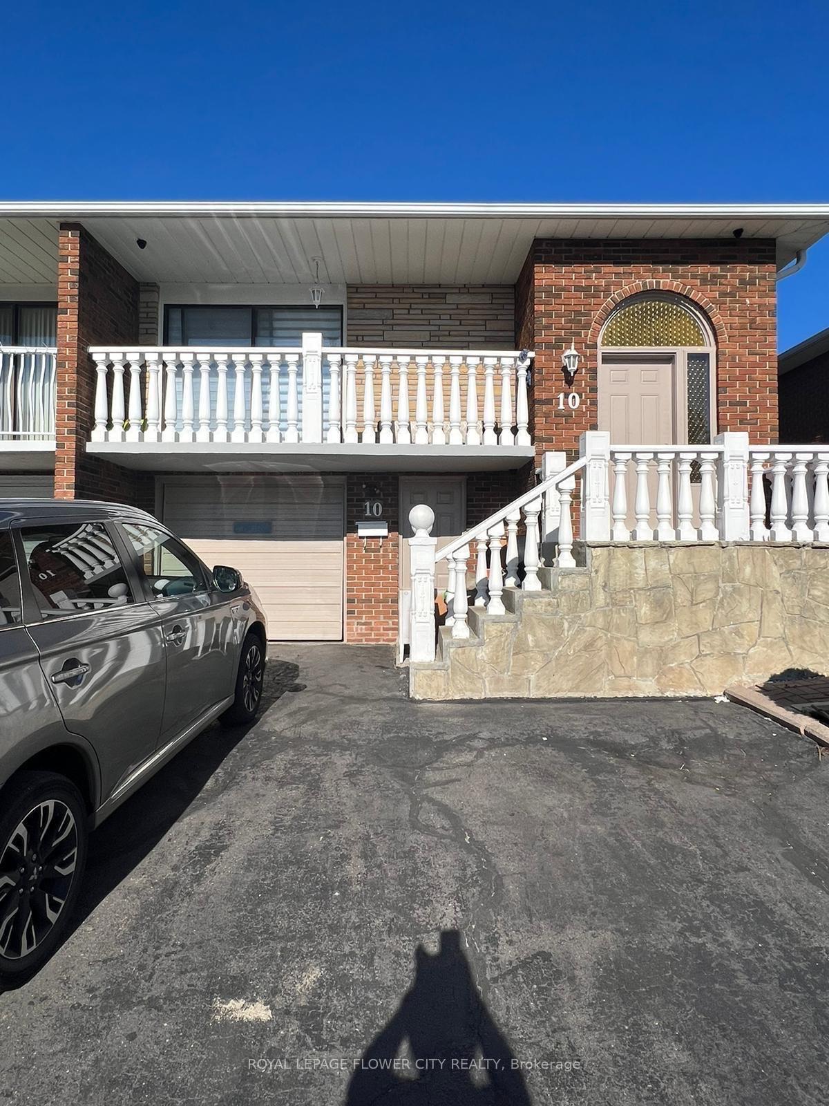 Front of Unit Bsmnt, 10 Ashford Court