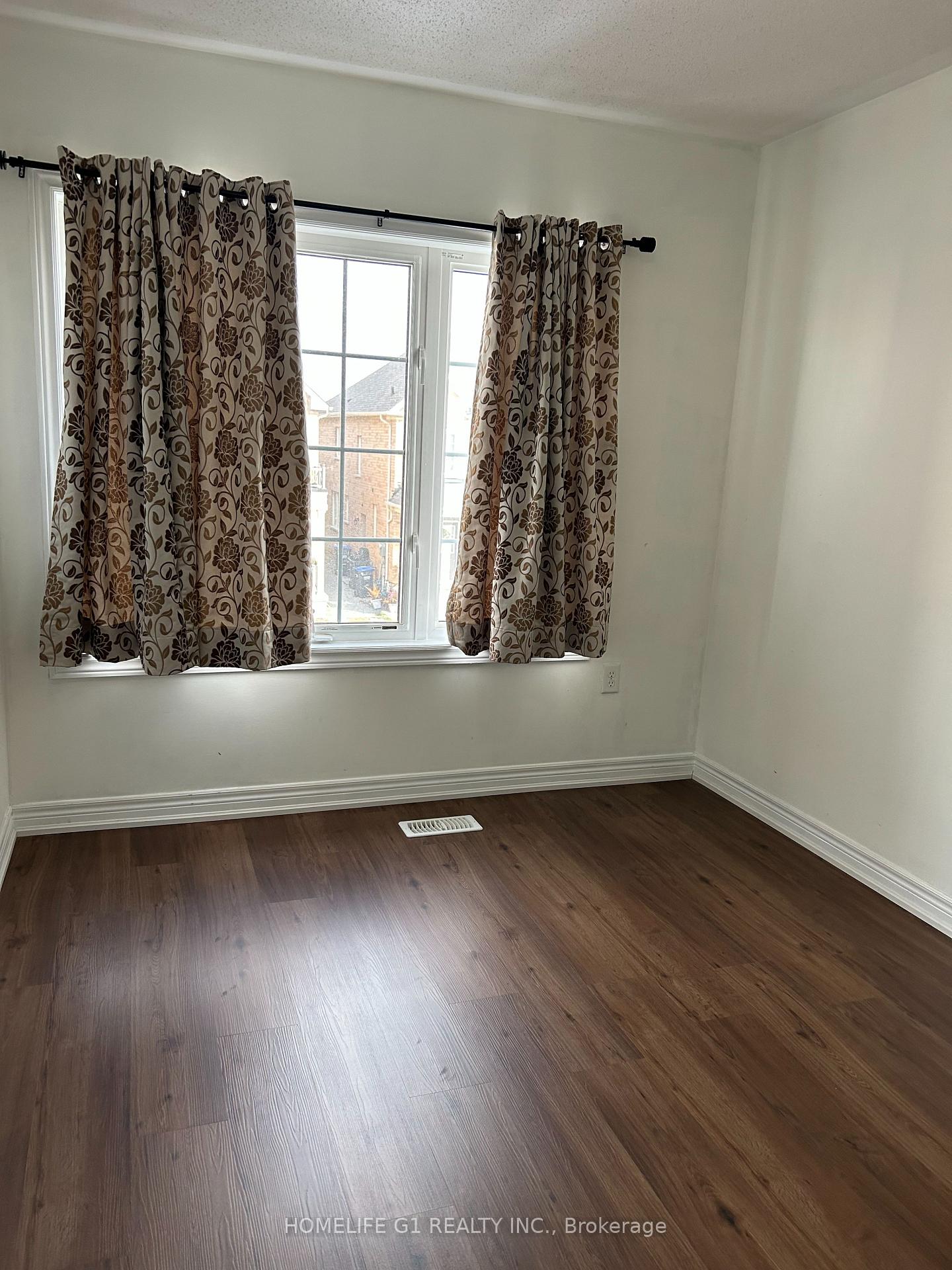 Photo 14 of 40 Bernadino Street, Brampton, Bram East — HOMEH