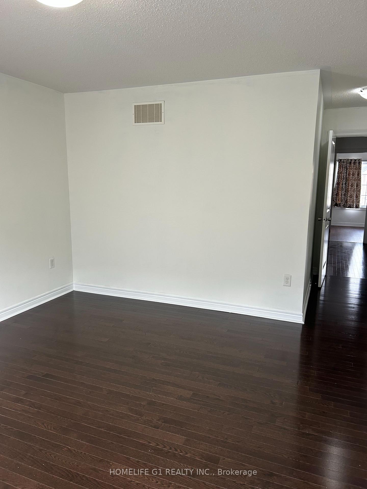 Photo 16 of 40 Bernadino Street, Brampton, Bram East — HOMEH