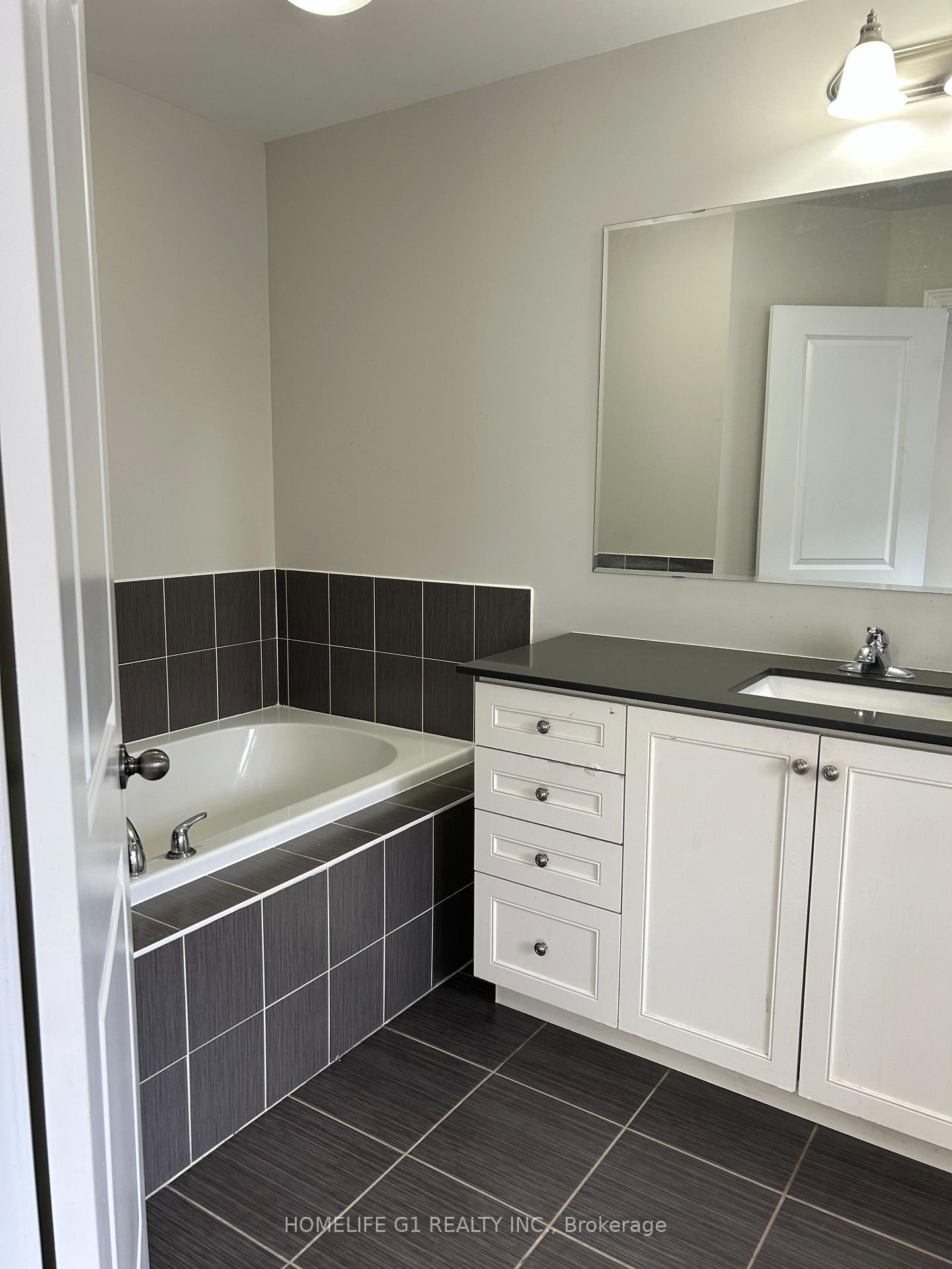 Photo 18 of 40 Bernadino Street, Brampton, Bram East — HOMEH