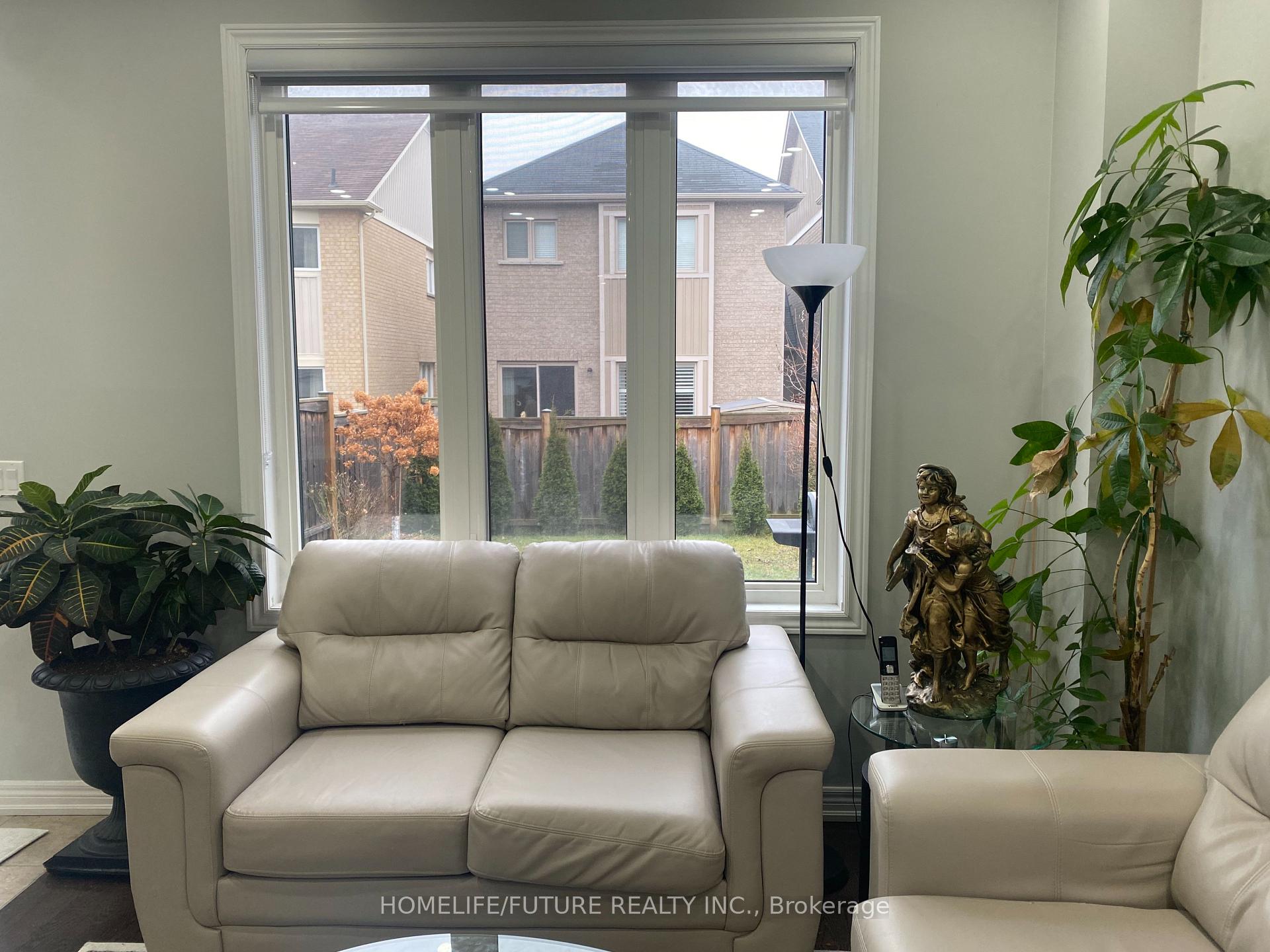 Photo 4 of 136 Memon Place, Markham, Wismer — HOMEH