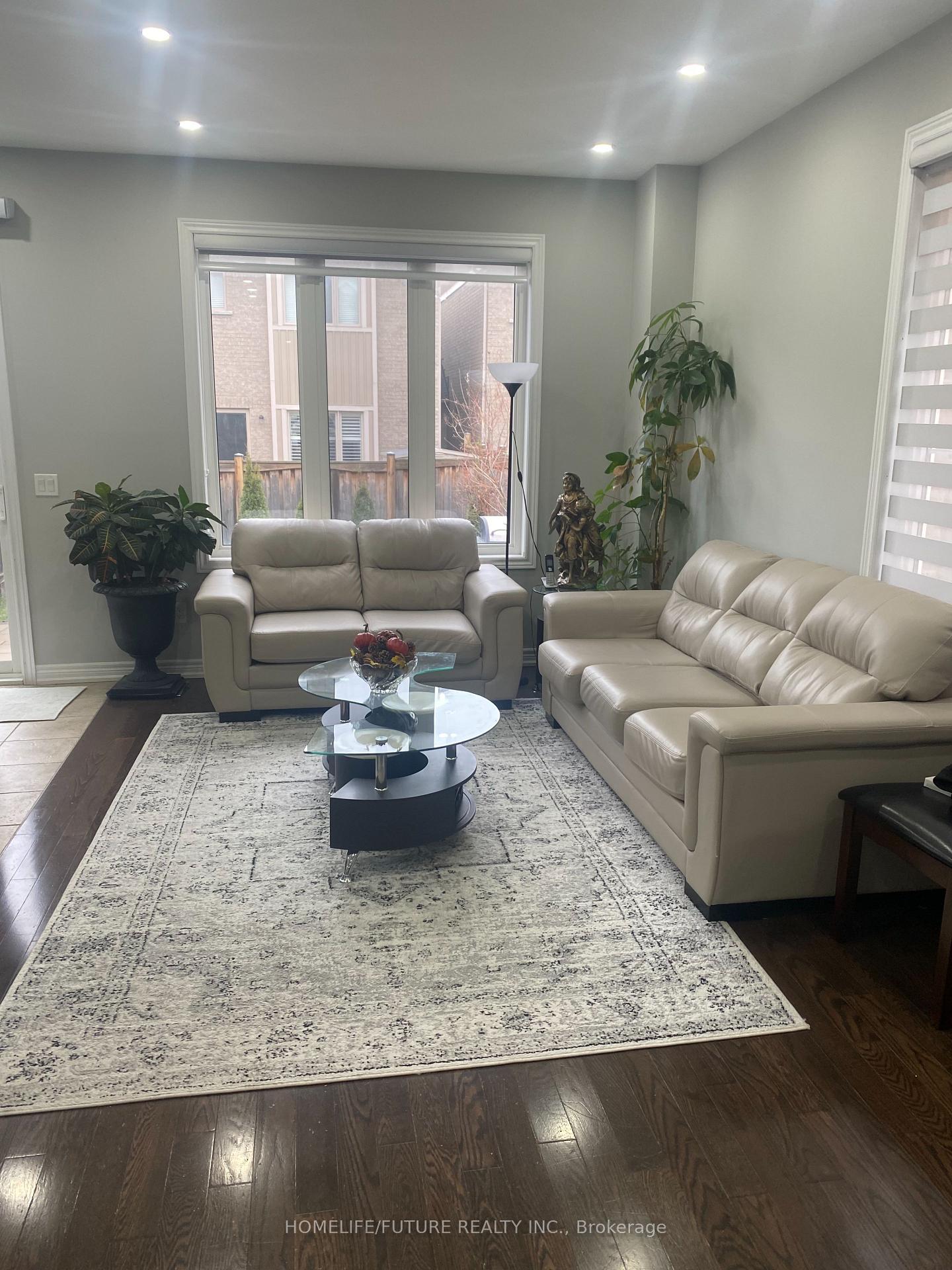 Photo 5 of 136 Memon Place, Markham, Wismer — HOMEH