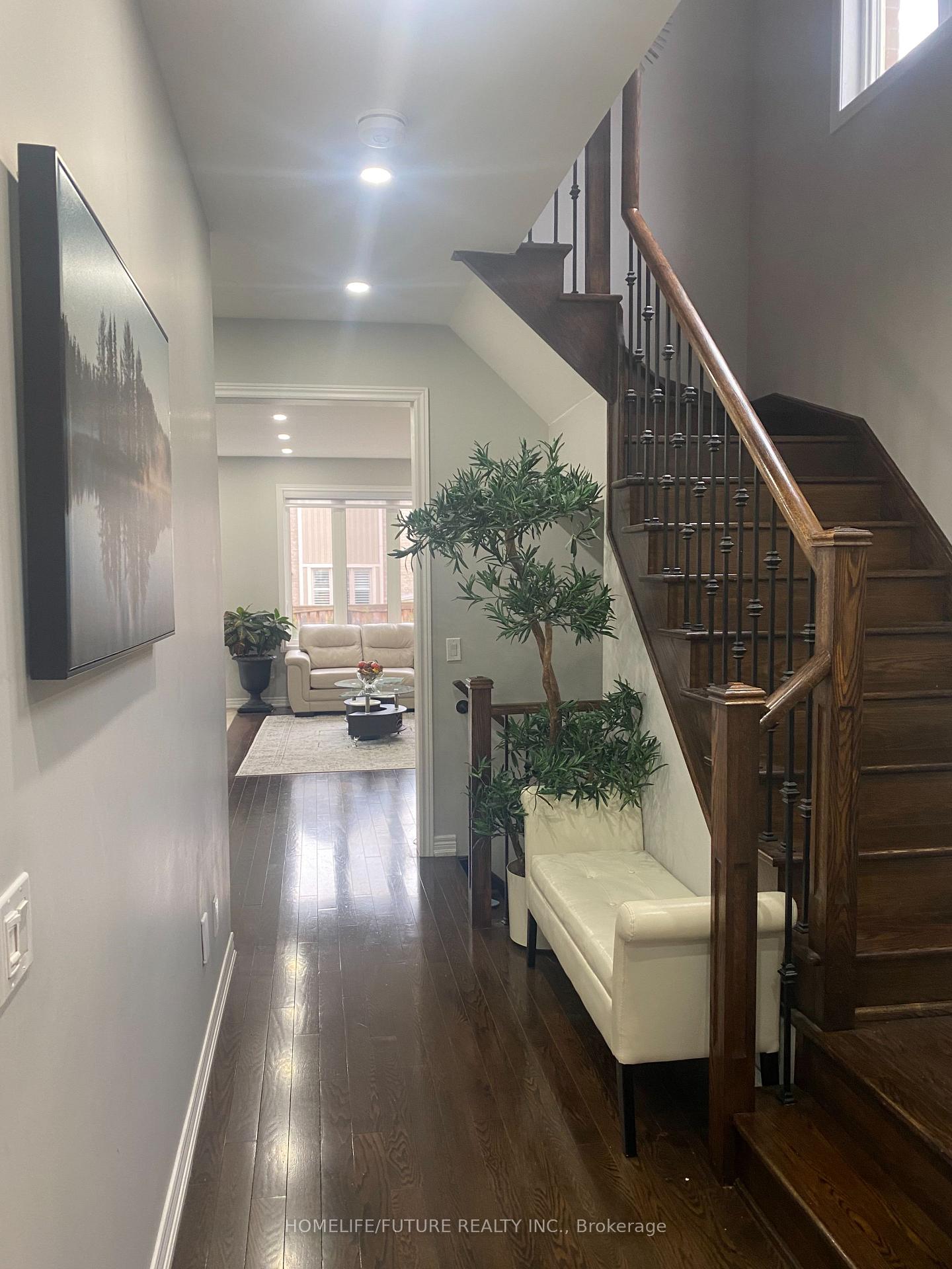 Photo 7 of 136 Memon Place, Markham, Wismer — HOMEH