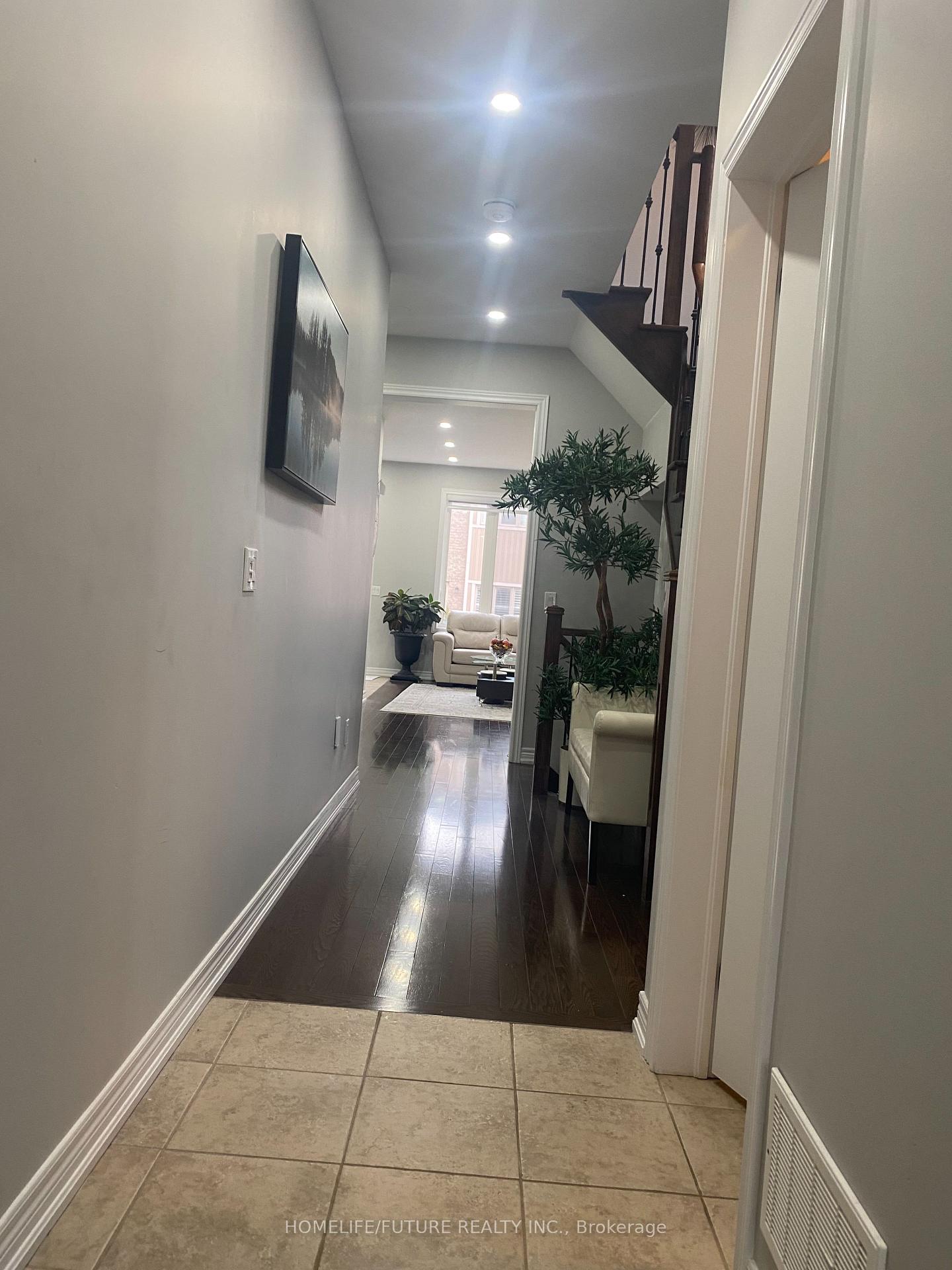 Photo 9 of 136 Memon Place, Markham, Wismer — HOMEH