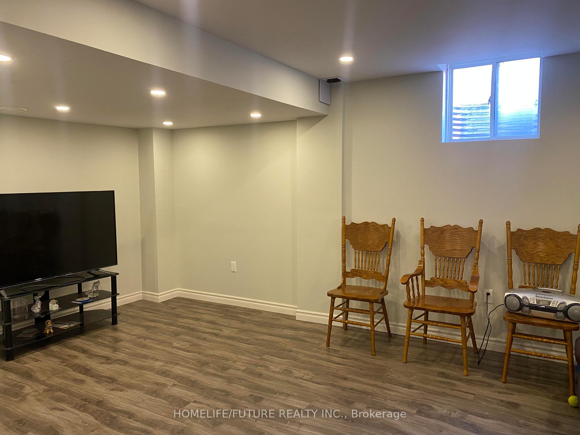 Photo 10 of 136 Memon Place, Markham, Wismer — HOMEH