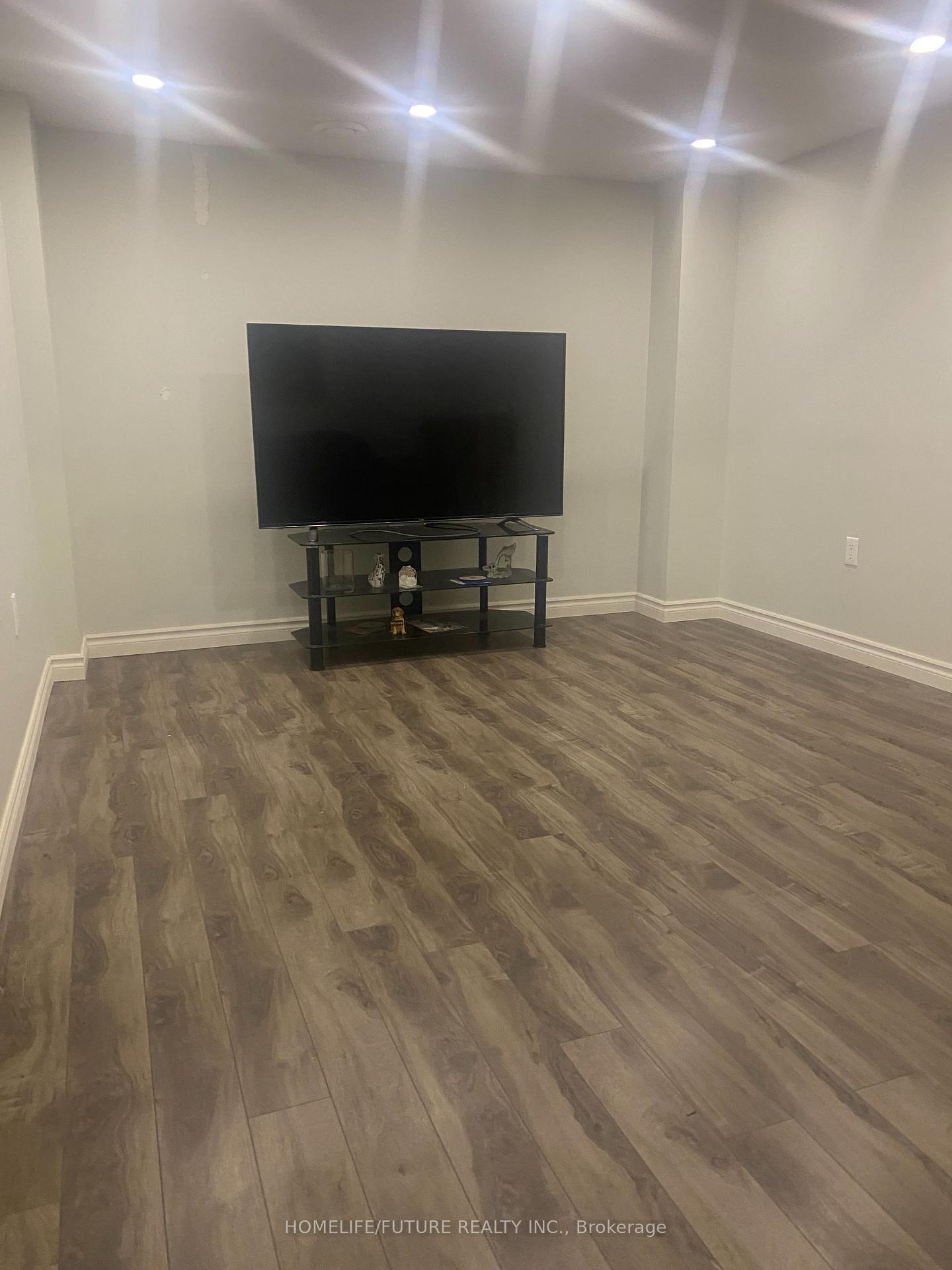 Photo 11 of 136 Memon Place, Markham, Wismer — HOMEH