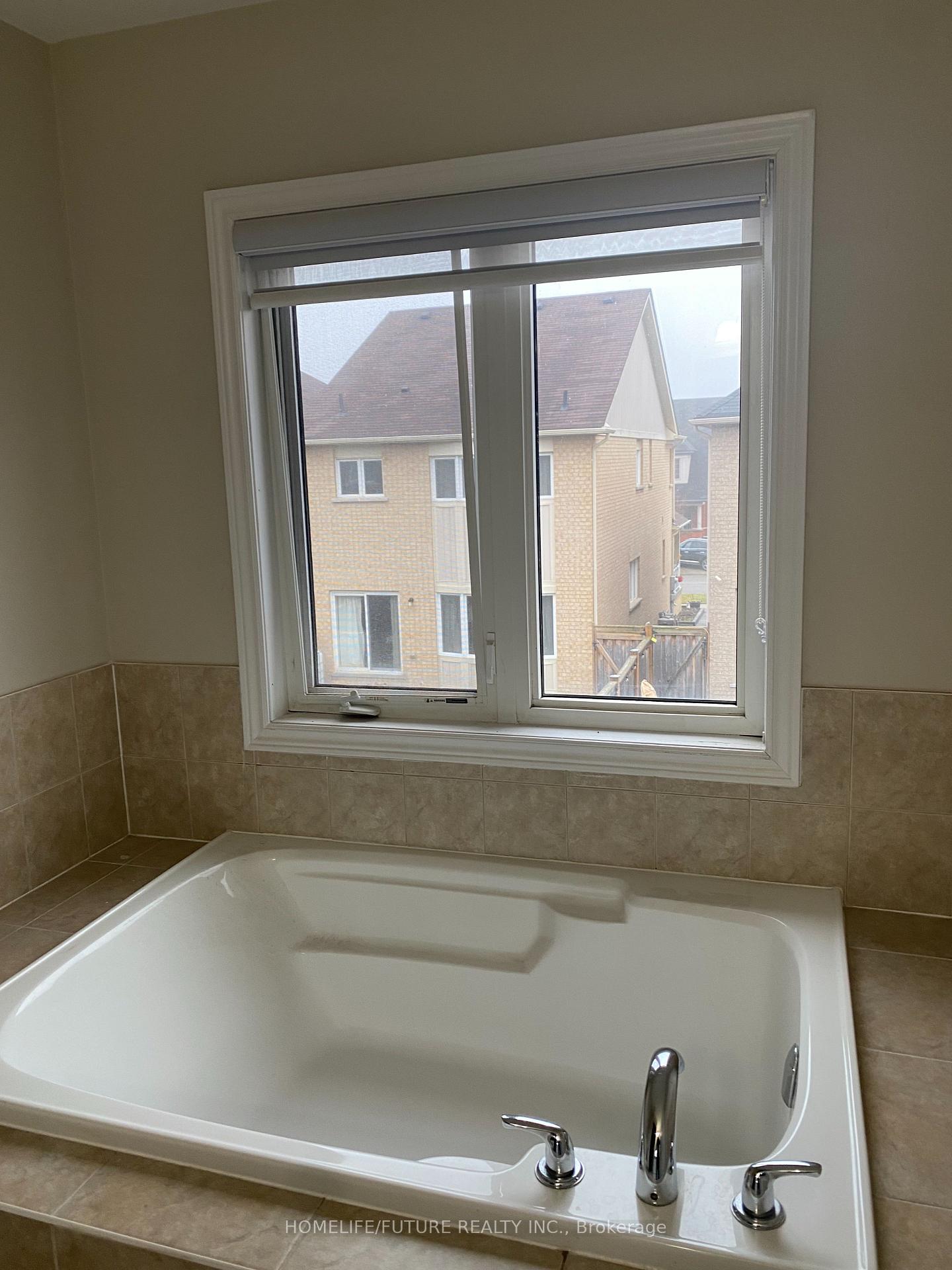 Photo 30 of 136 Memon Place, Markham, Wismer — HOMEH