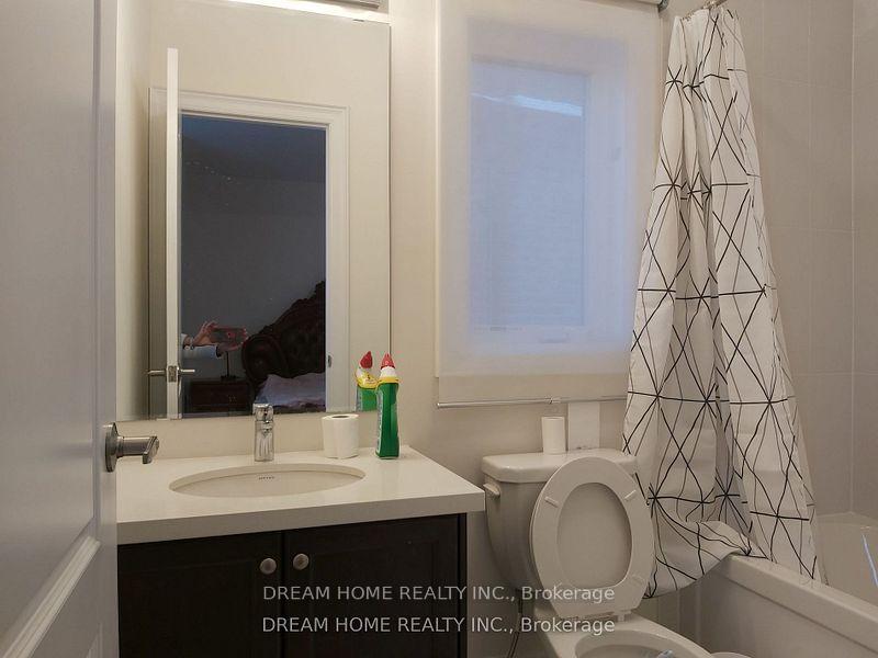 Photo 5 of 96 Hamster Crescent E, Aurora, Bayview Northeast — HOMEH