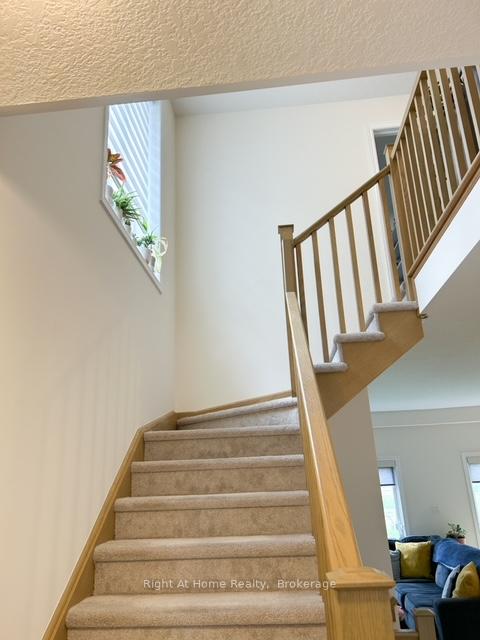 Photo 4 of 70 Genoa Drive, Hamilton, Jerome — HOMEH