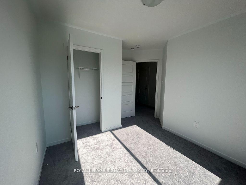 Photo 17 of 747 Stanstead Path, Oshawa, Samac — HOMEH