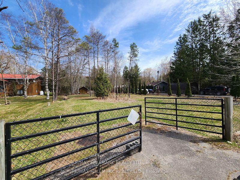 Photo 6 of 41 Nicholson Drive, Uxbridge, Rural Uxbridge — HOMEH