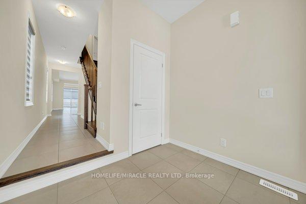 Photo 4 of 85 grassbourne Avenue, Kitchener — HOMEH