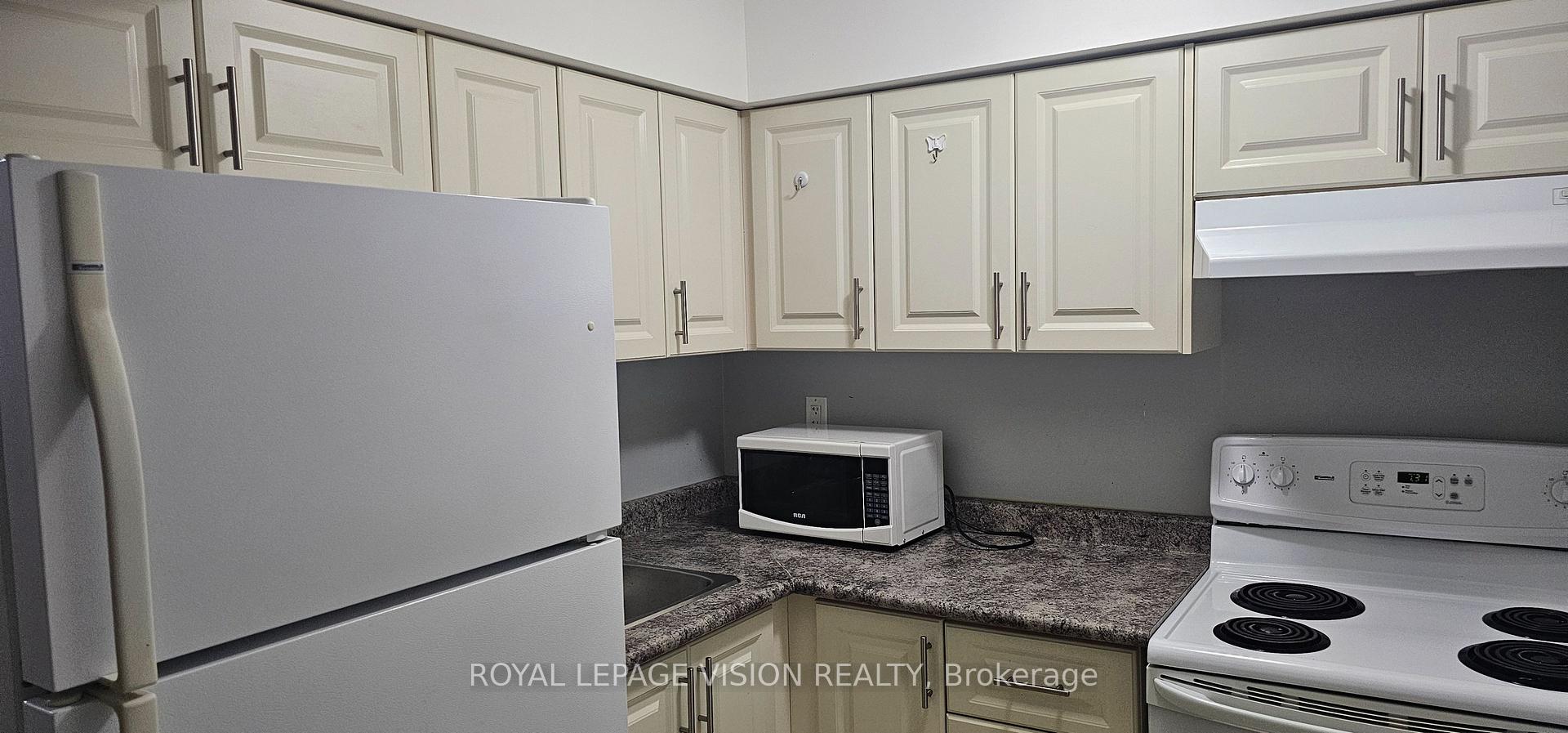 Photo 12 of Unit Lower, 738 Stonepath Circle, Pickering, Amberlea — HOMEH