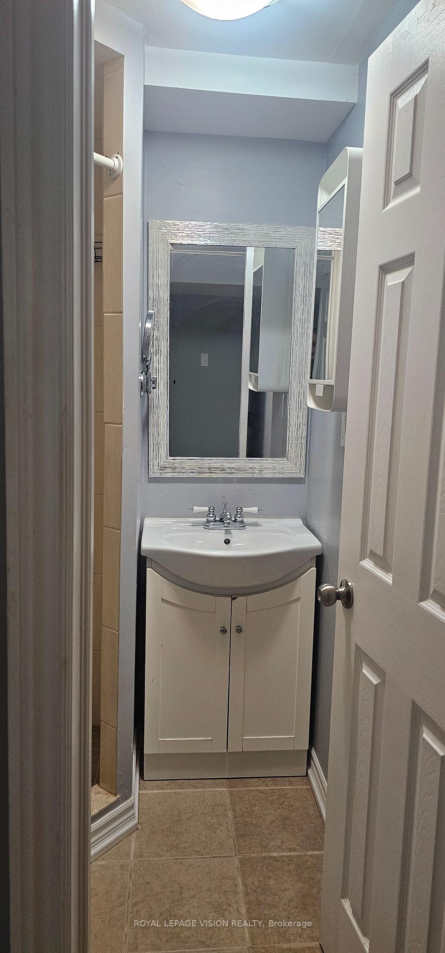 Photo 16 of Unit Lower, 738 Stonepath Circle, Pickering, Amberlea — HOMEH