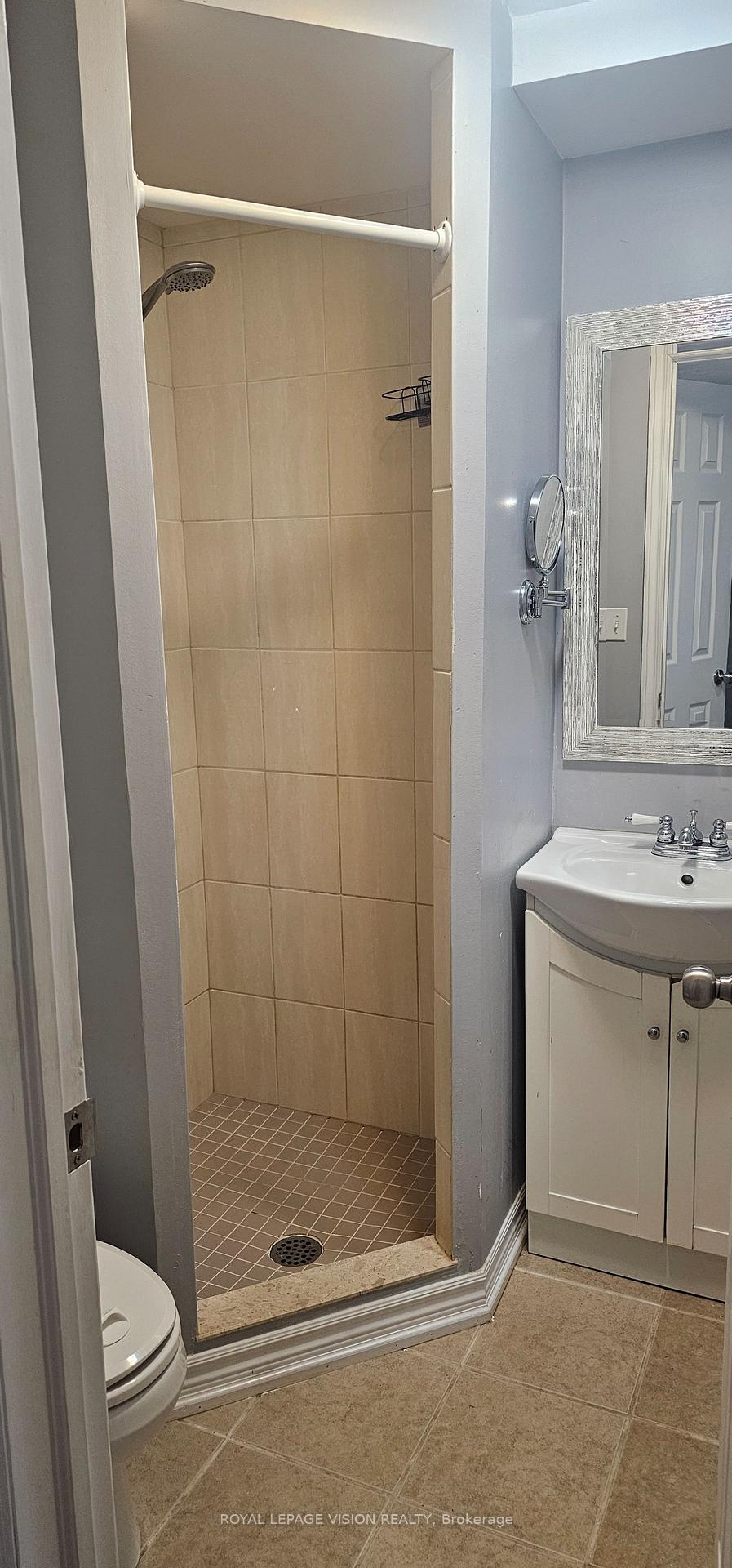 Photo 9 of Unit Lower, 738 Stonepath Circle, Pickering, Amberlea — HOMEH