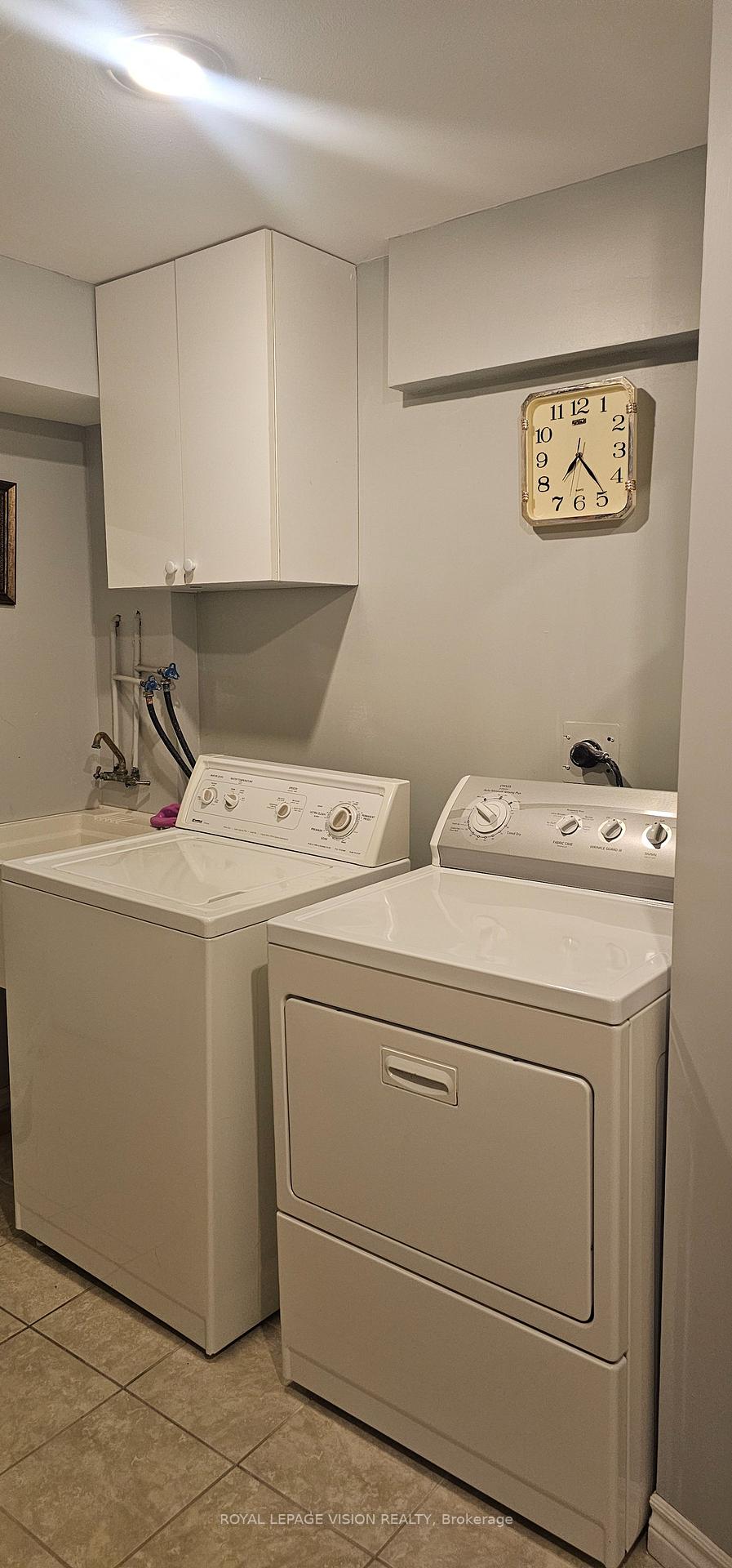 Photo 10 of Unit Lower, 738 Stonepath Circle, Pickering, Amberlea — HOMEH