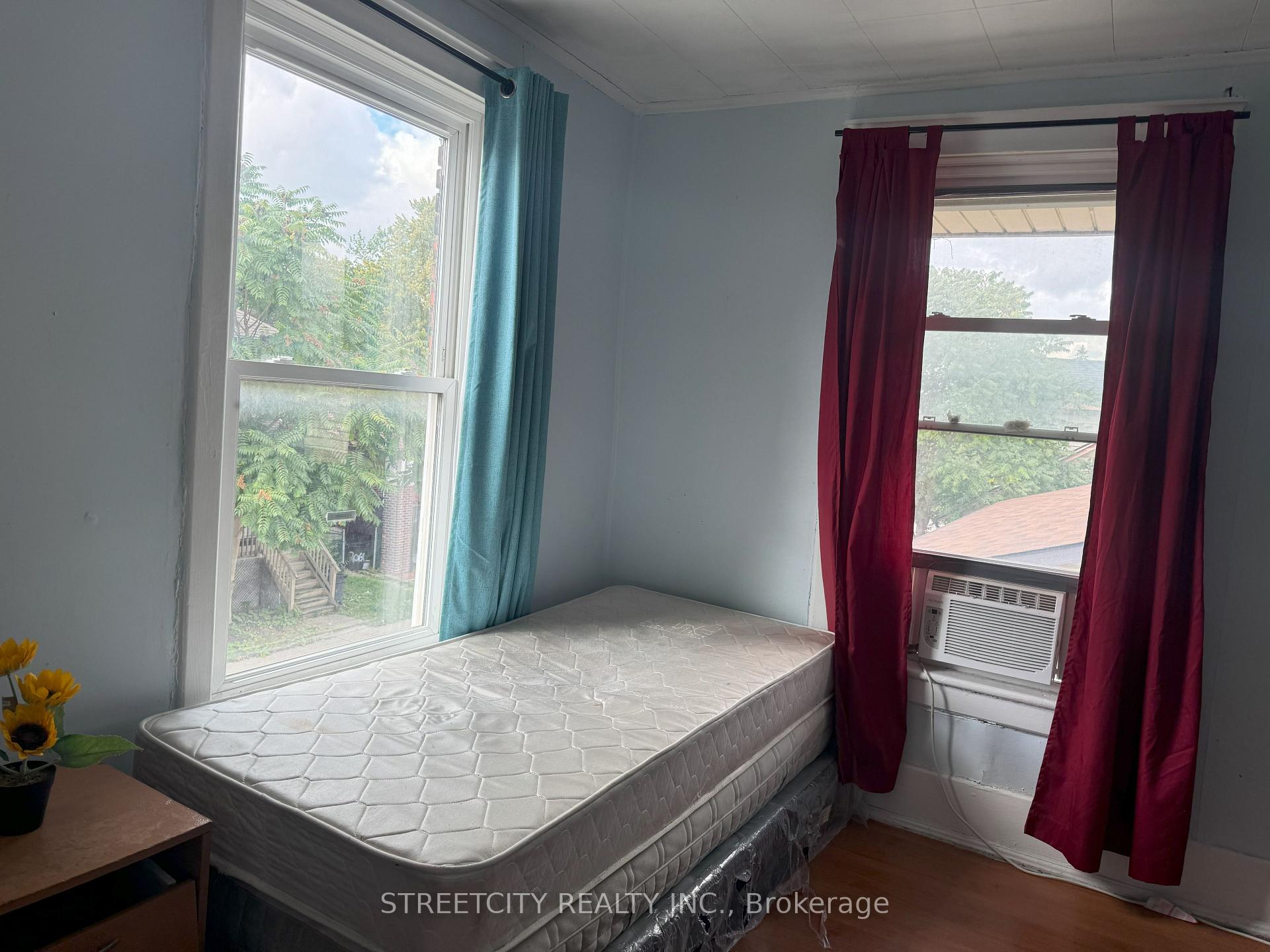 Photo 13 of 278 Rankin Avenue, Windsor — HOMEH