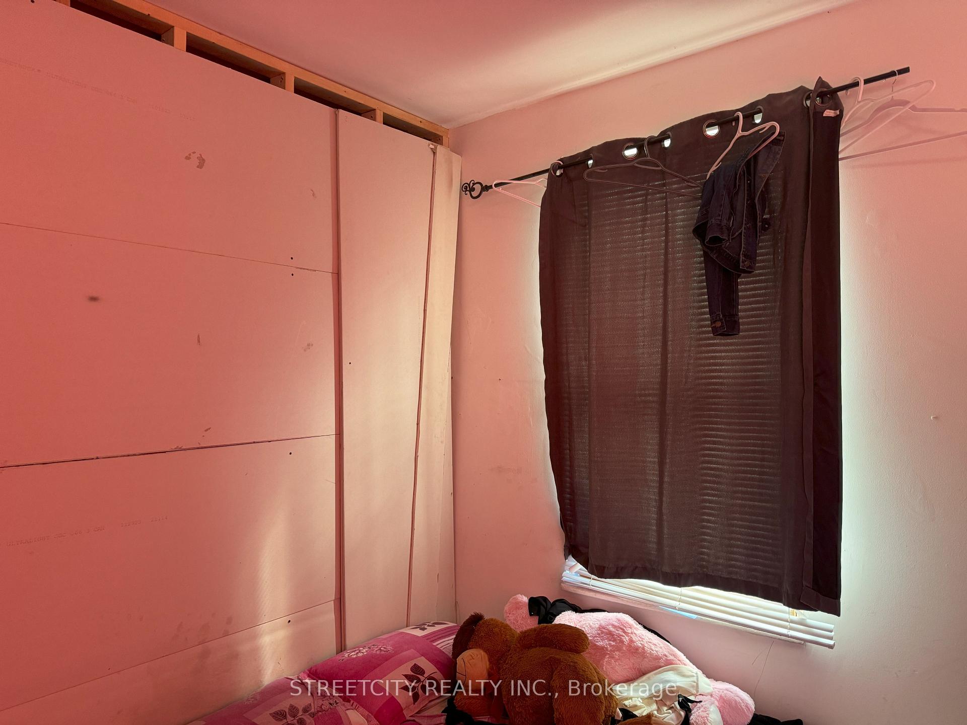 Photo 15 of 278 Rankin Avenue, Windsor — HOMEH