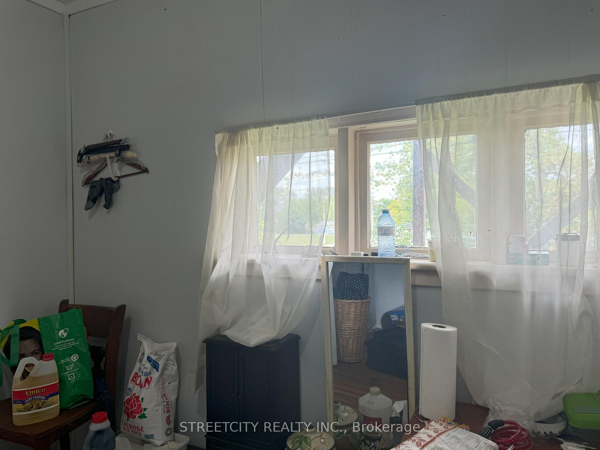 Photo 18 of 278 Rankin Avenue, Windsor — HOMEH
