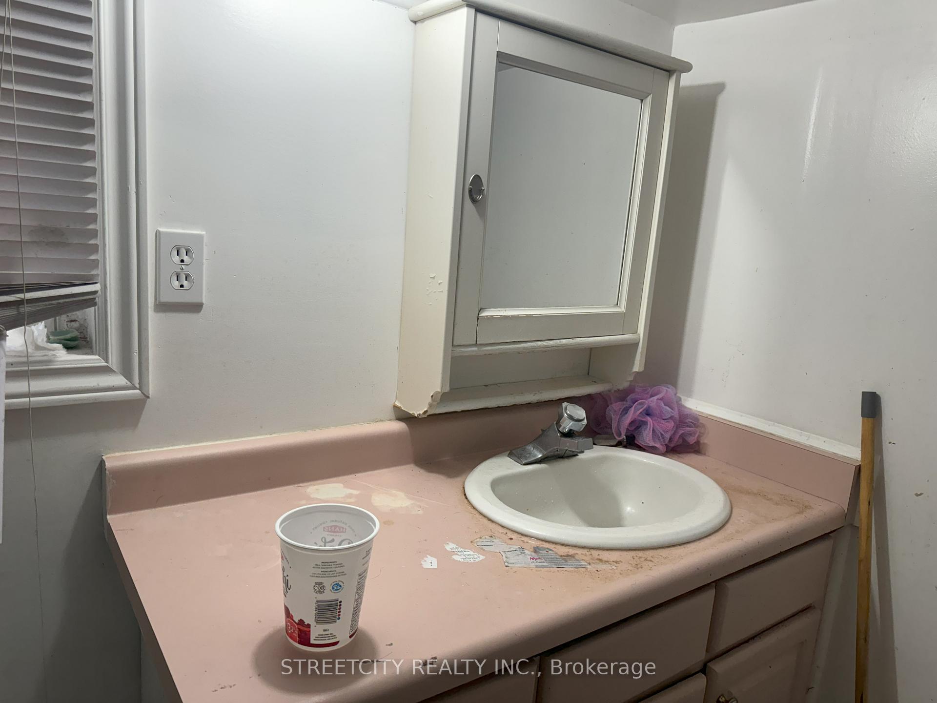 Photo 19 of 278 Rankin Avenue, Windsor — HOMEH
