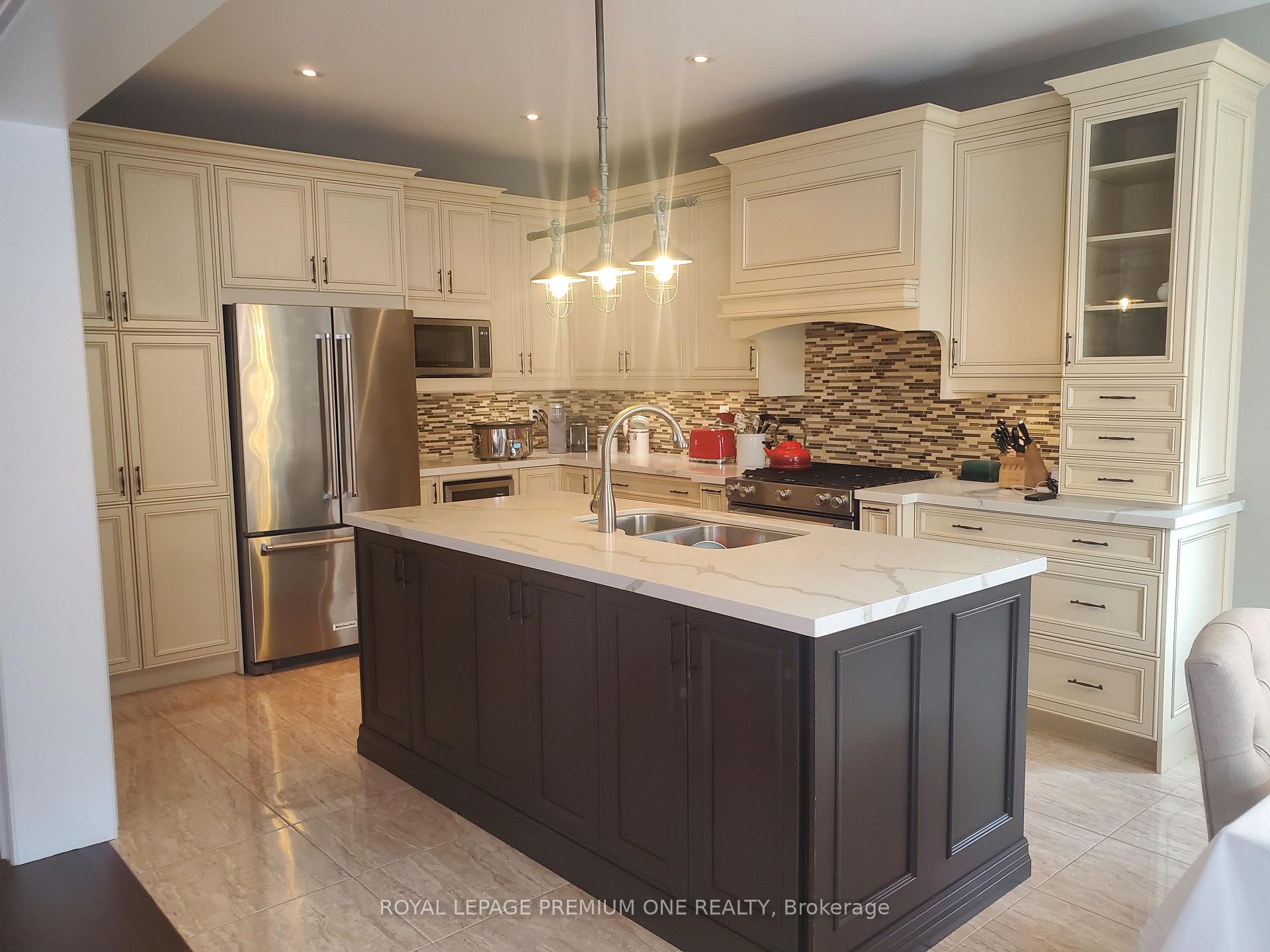 Photo 8 of 11 Rivoli Drive, Vaughan, Vellore Village — HOMEH