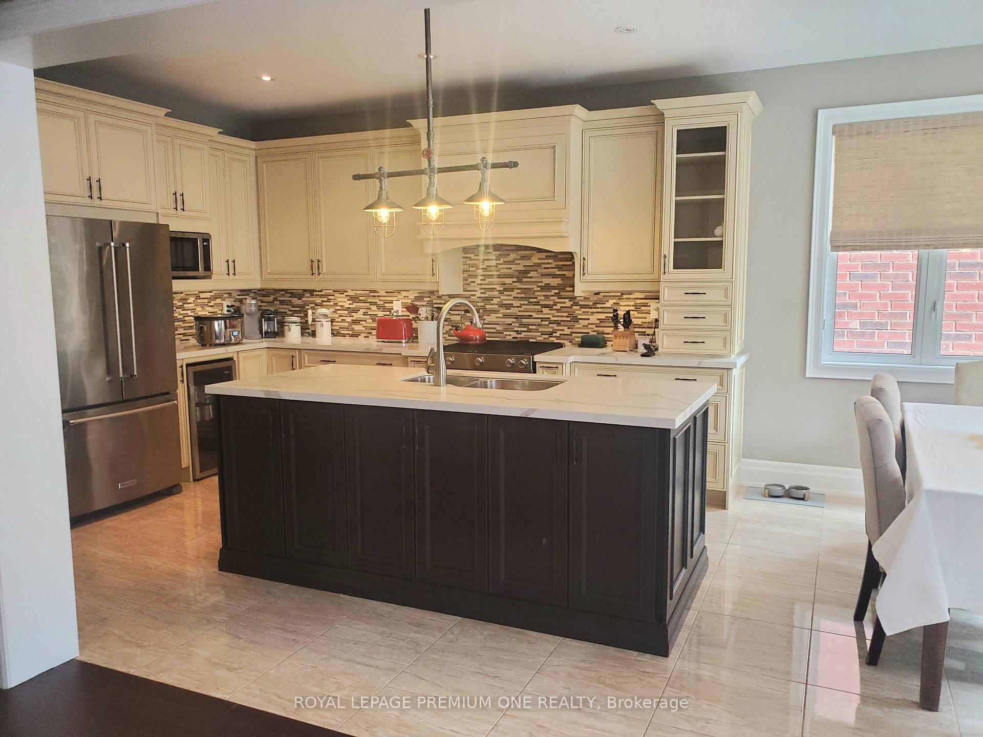 Photo 9 of 11 Rivoli Drive, Vaughan, Vellore Village — HOMEH