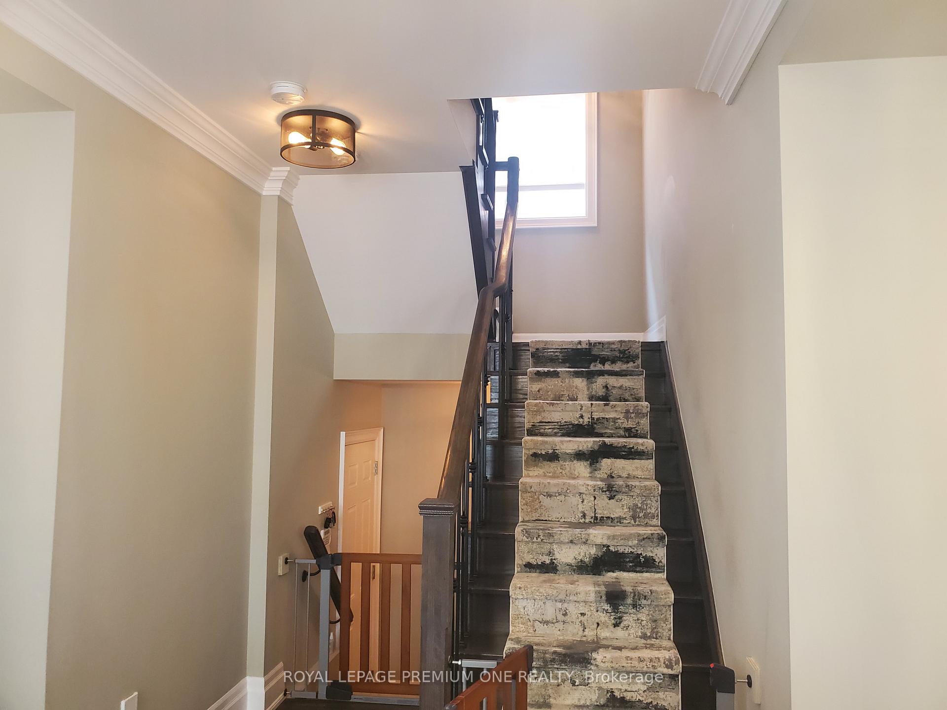 Photo 10 of 11 Rivoli Drive, Vaughan, Vellore Village — HOMEH
