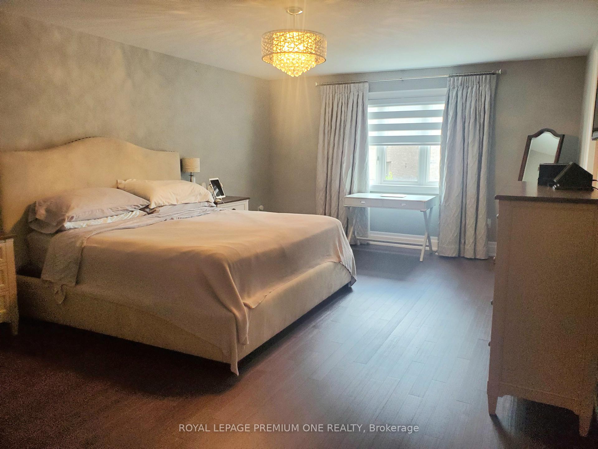 Photo 15 of 11 Rivoli Drive, Vaughan, Vellore Village — HOMEH