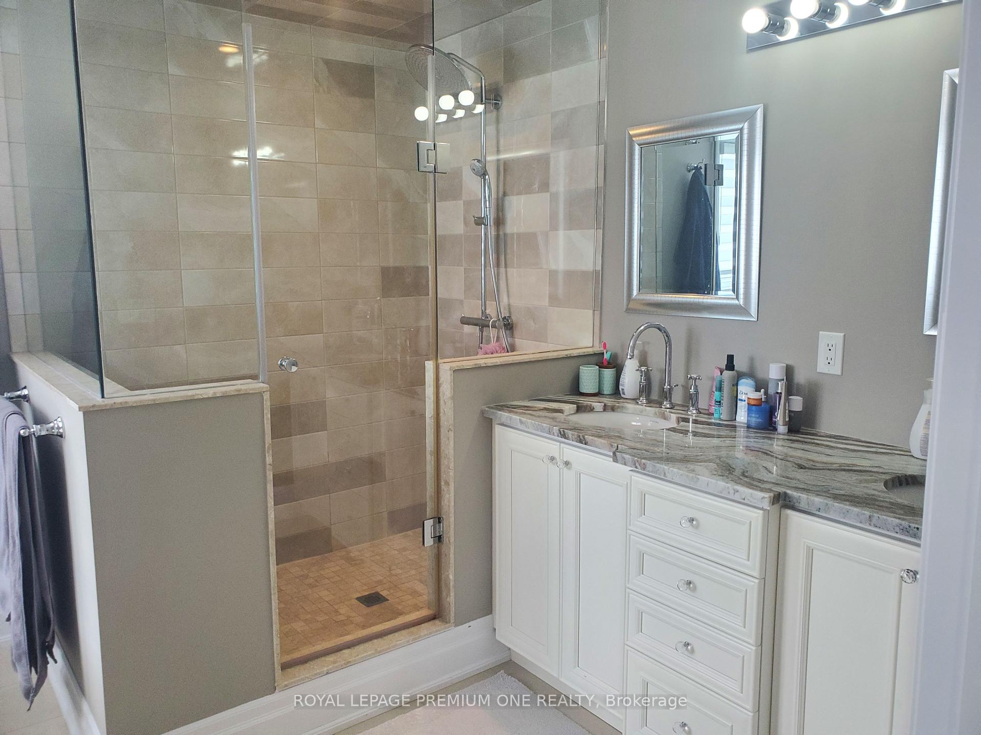 Photo 17 of 11 Rivoli Drive, Vaughan, Vellore Village — HOMEH