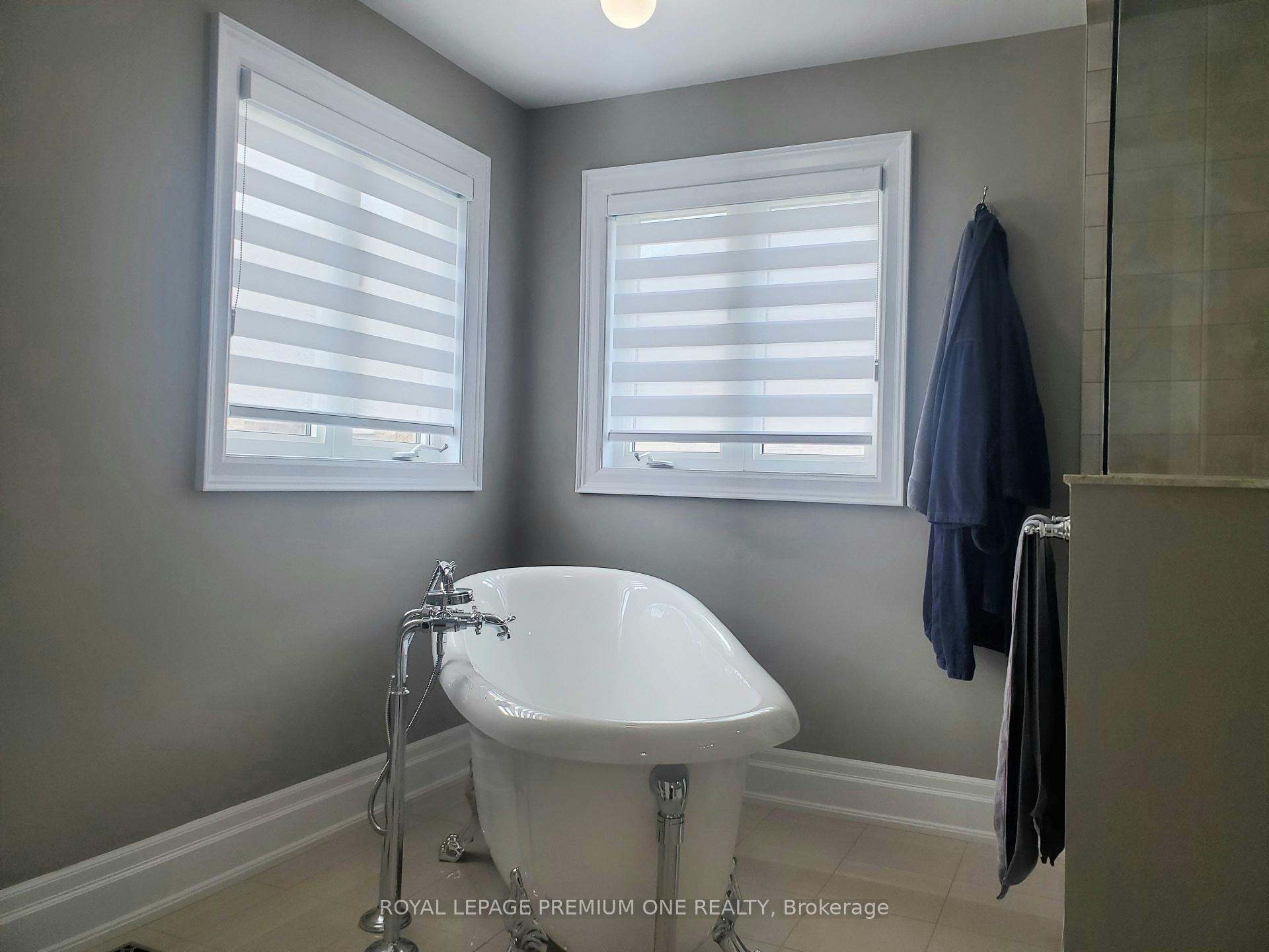 Photo 35 of 11 Rivoli Drive, Vaughan, Vellore Village — HOMEH