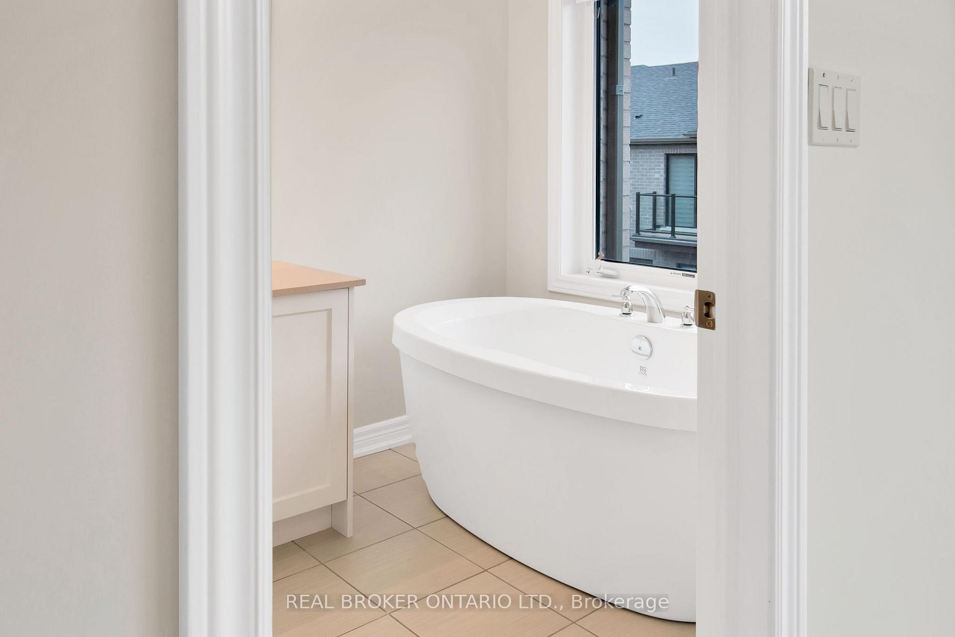Photo 47 of 7 Steamboat Way, Whitby, Port Whitby — HOMEH