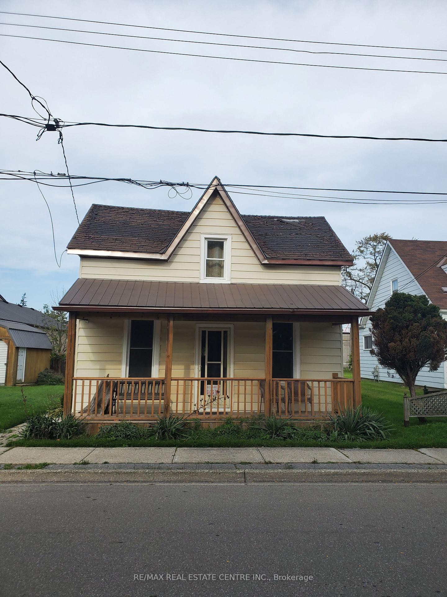Photo 1 of 9 Alma St. N. Street E, Haldimand — HOMEH