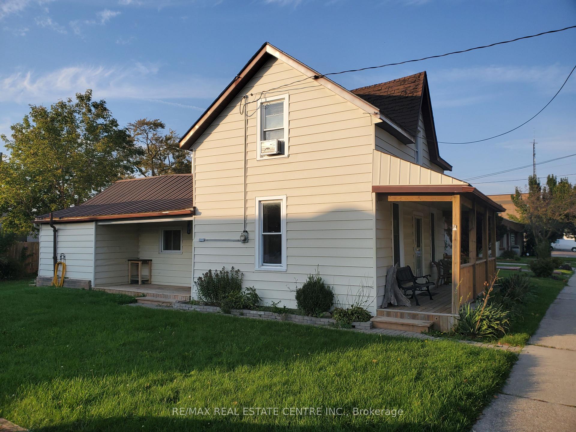 Photo 2 of 9 Alma St. N. Street E, Haldimand — HOMEH