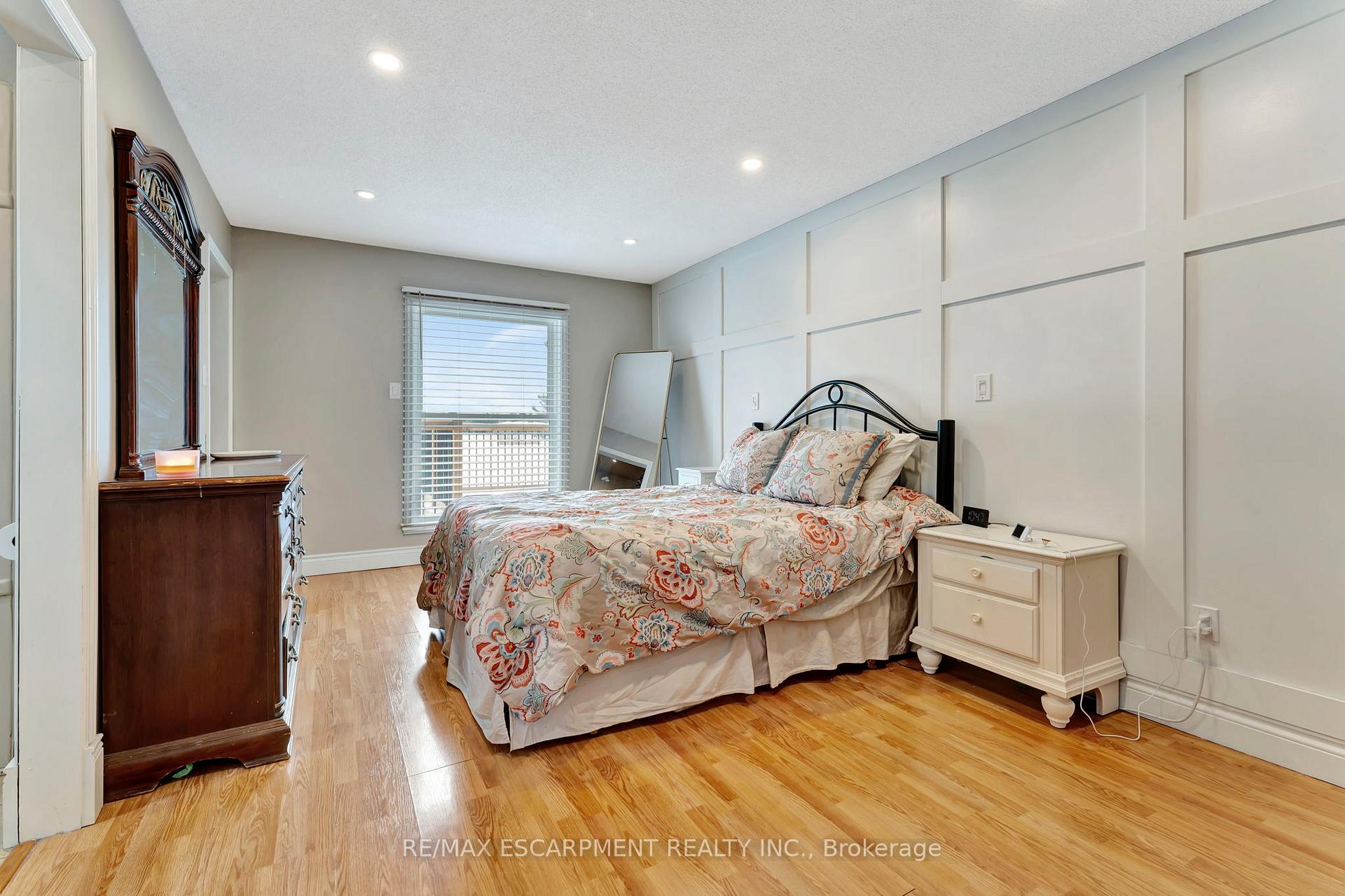 Photo 10 of 131 Sunnyridge Road, Hamilton, Ancaster — HOMEH