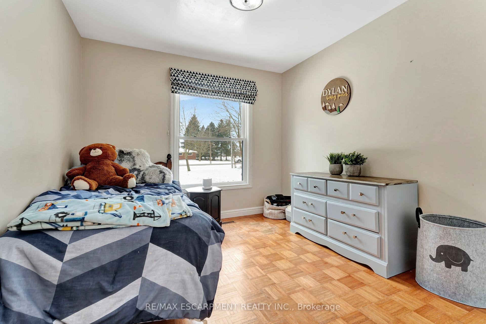 Photo 12 of 131 Sunnyridge Road, Hamilton, Ancaster — HOMEH