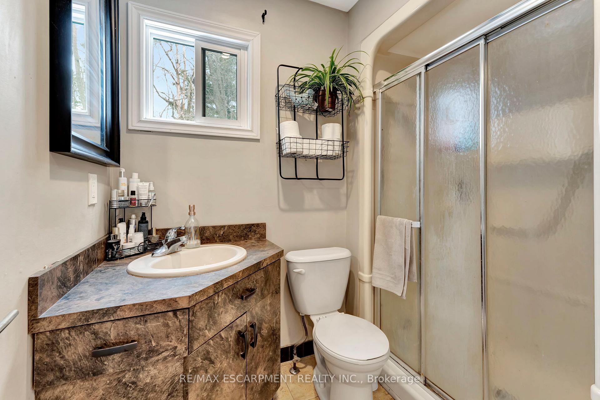 Photo 13 of 131 Sunnyridge Road, Hamilton, Ancaster — HOMEH