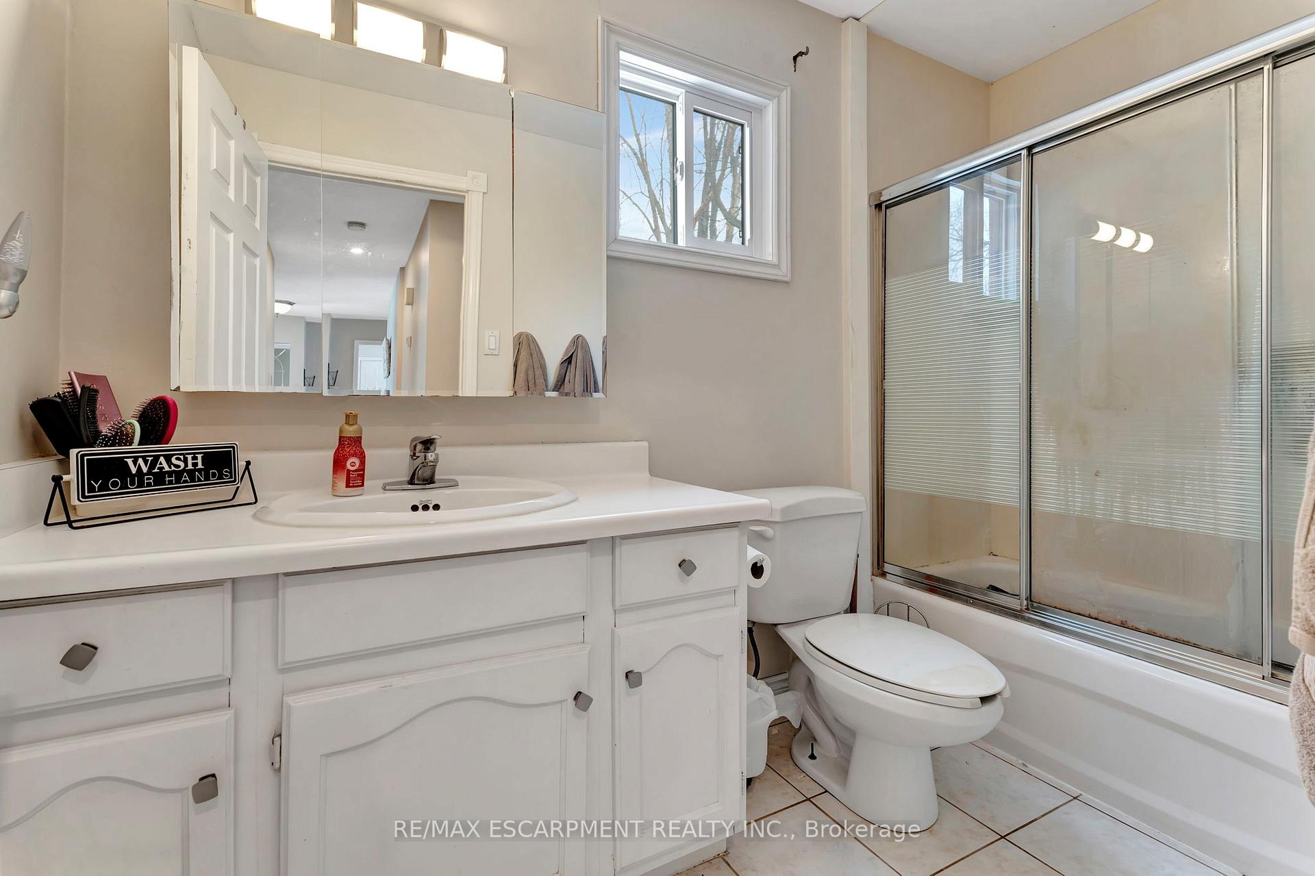 Photo 14 of 131 Sunnyridge Road, Hamilton, Ancaster — HOMEH