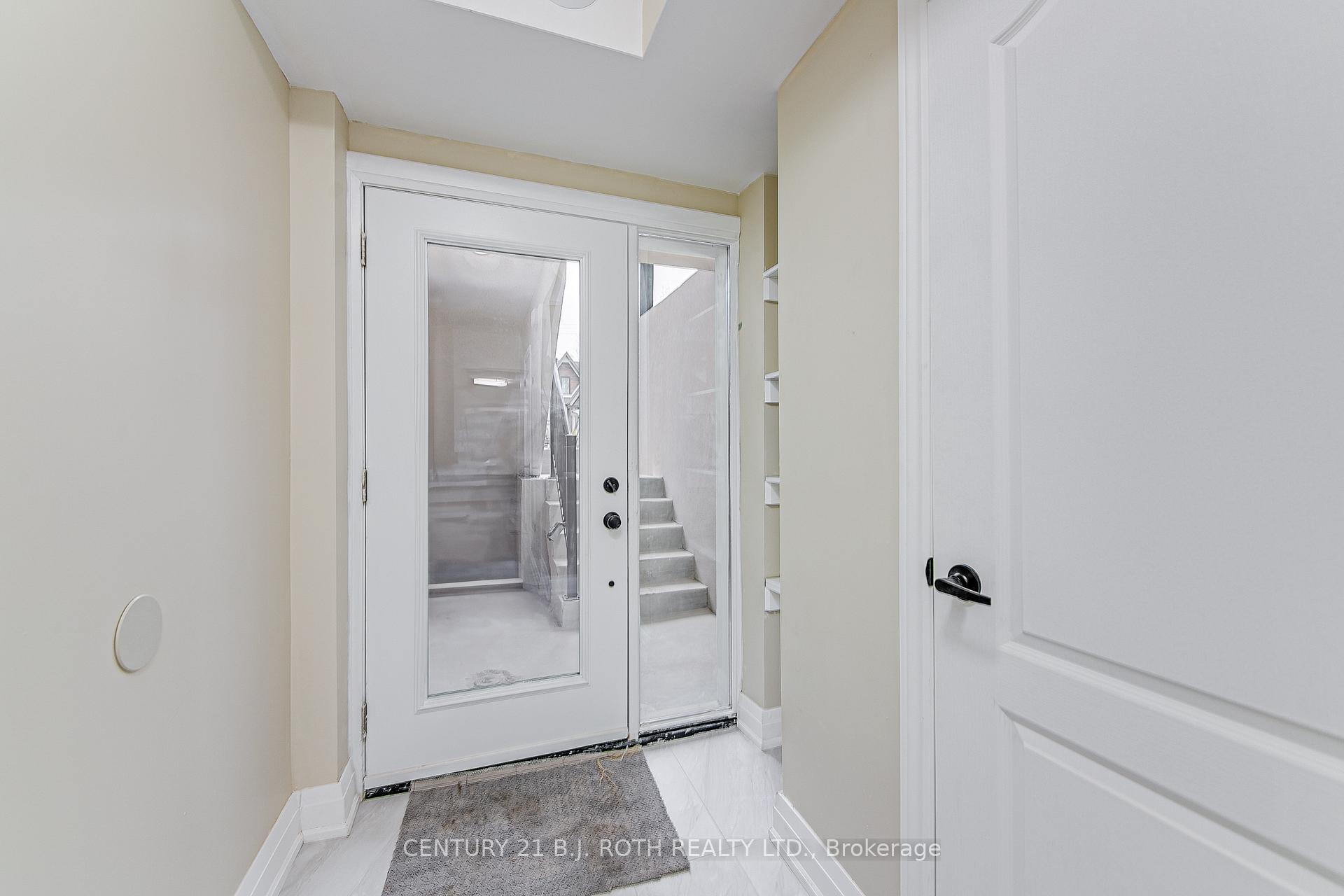 Photo 2 of Unit 3, 98 Peel Street, Barrie, Wellington — HOMEH