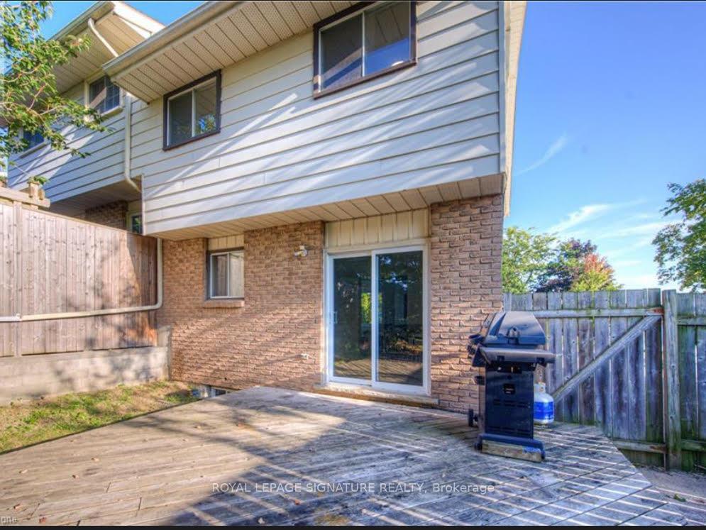 Photo 23 of 36 The Country Way S, Kitchener — HOMEH