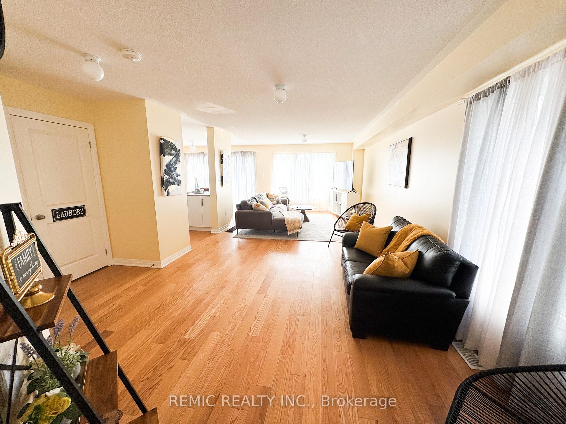 Photo 5 of 36 Sailors Landing, Clarington, Bowmanville — HOMEH