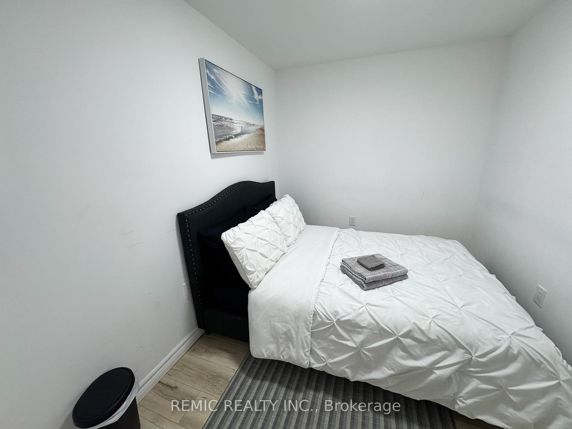 Photo 32 of 36 Sailors Landing, Clarington, Bowmanville — HOMEH
