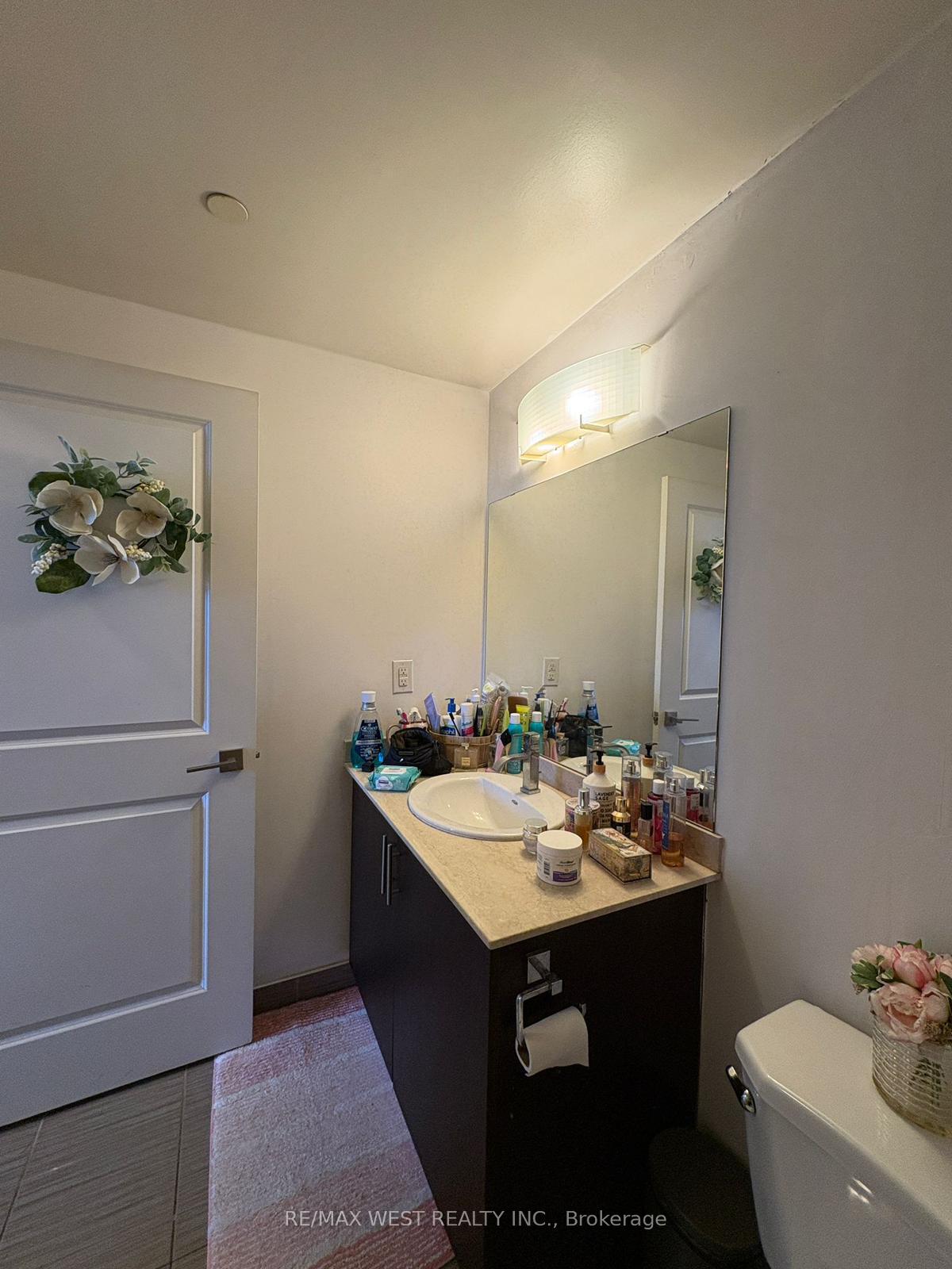 Photo 6 of Unit 1128, 7161 Yonge Street, Markham, Thornhill — HOMEH
