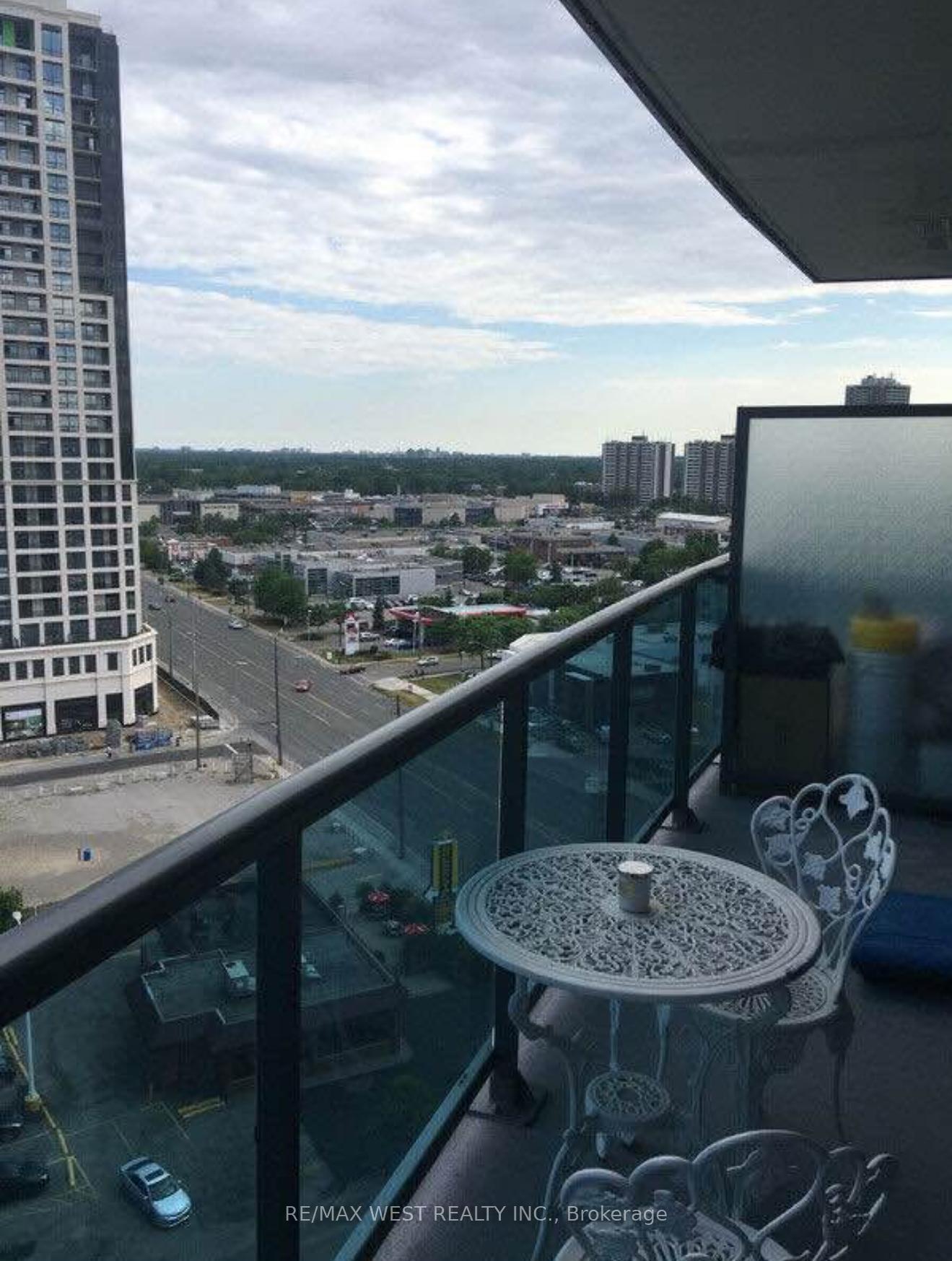 Photo 9 of Unit 1128, 7161 Yonge Street, Markham, Thornhill — HOMEH